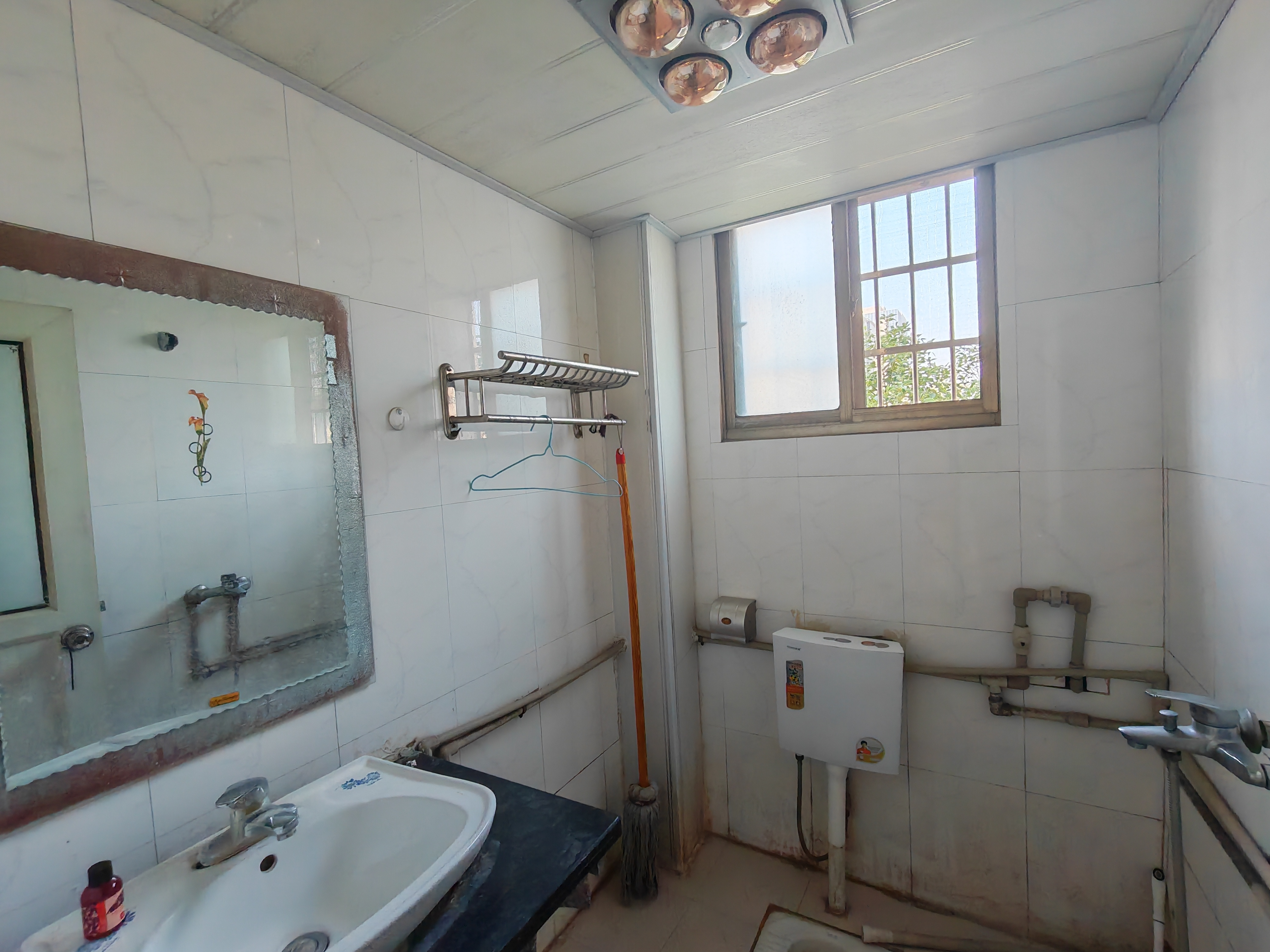 蒸水花苑 1室0厅0卫 800.0元/月 蒸水花苑 1室0厅0卫 800.0元/月室内图