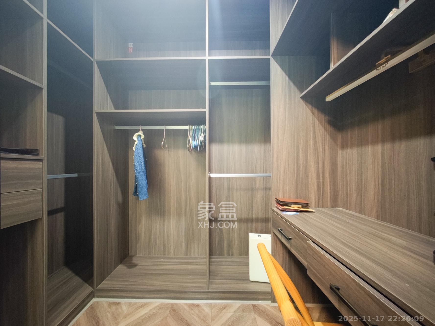 托斯卡纳洋房高层 4室2厅2卫 175.0万 托斯卡纳洋房高层 4室2厅2卫 175.0万其他