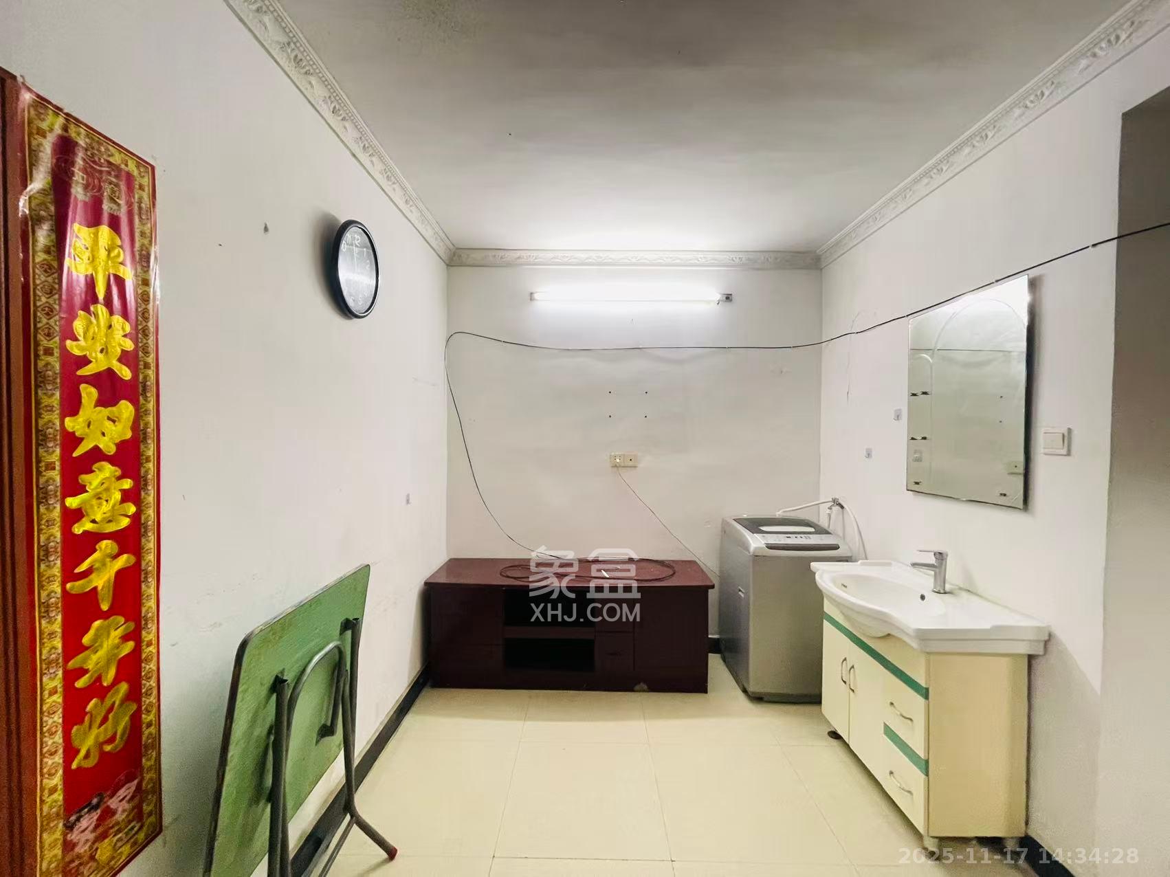 佘家塘、富雅里散盘  1室1厅1卫    1300.0元/月