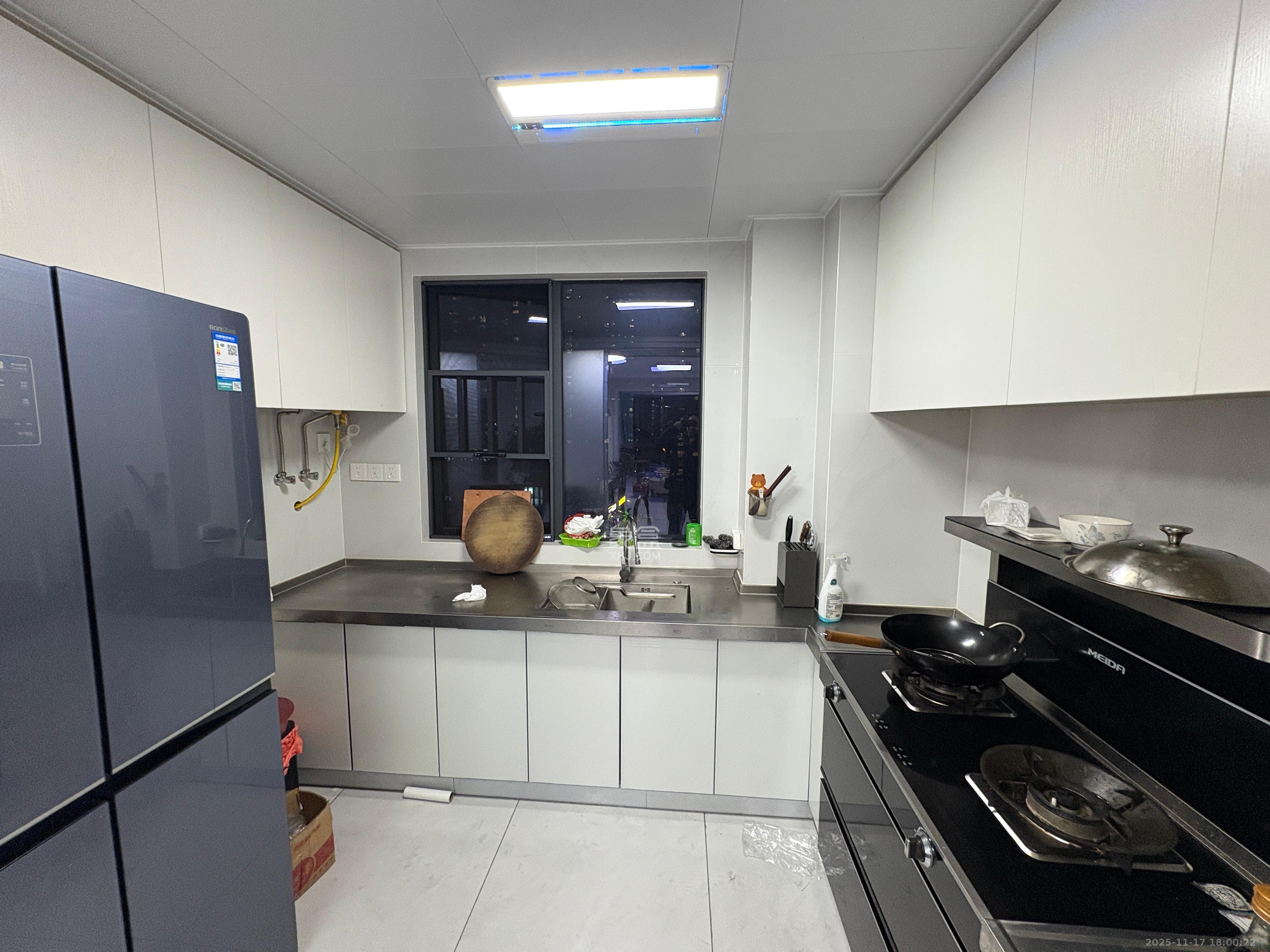 旭日嘉苑  3室2厅2卫    3400.0元/月室内图