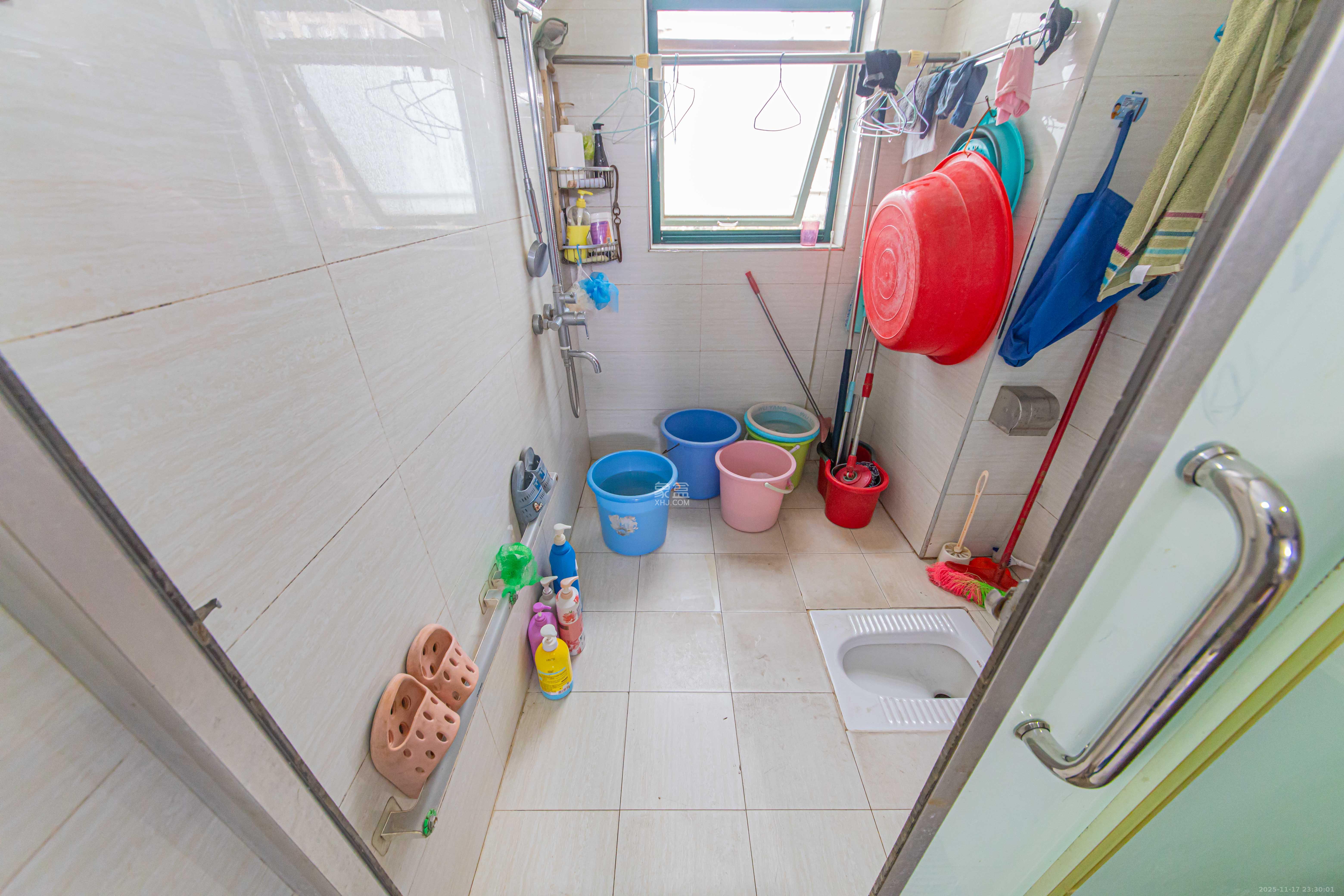 华天苑  3室2厅1卫    145.0万卫生间