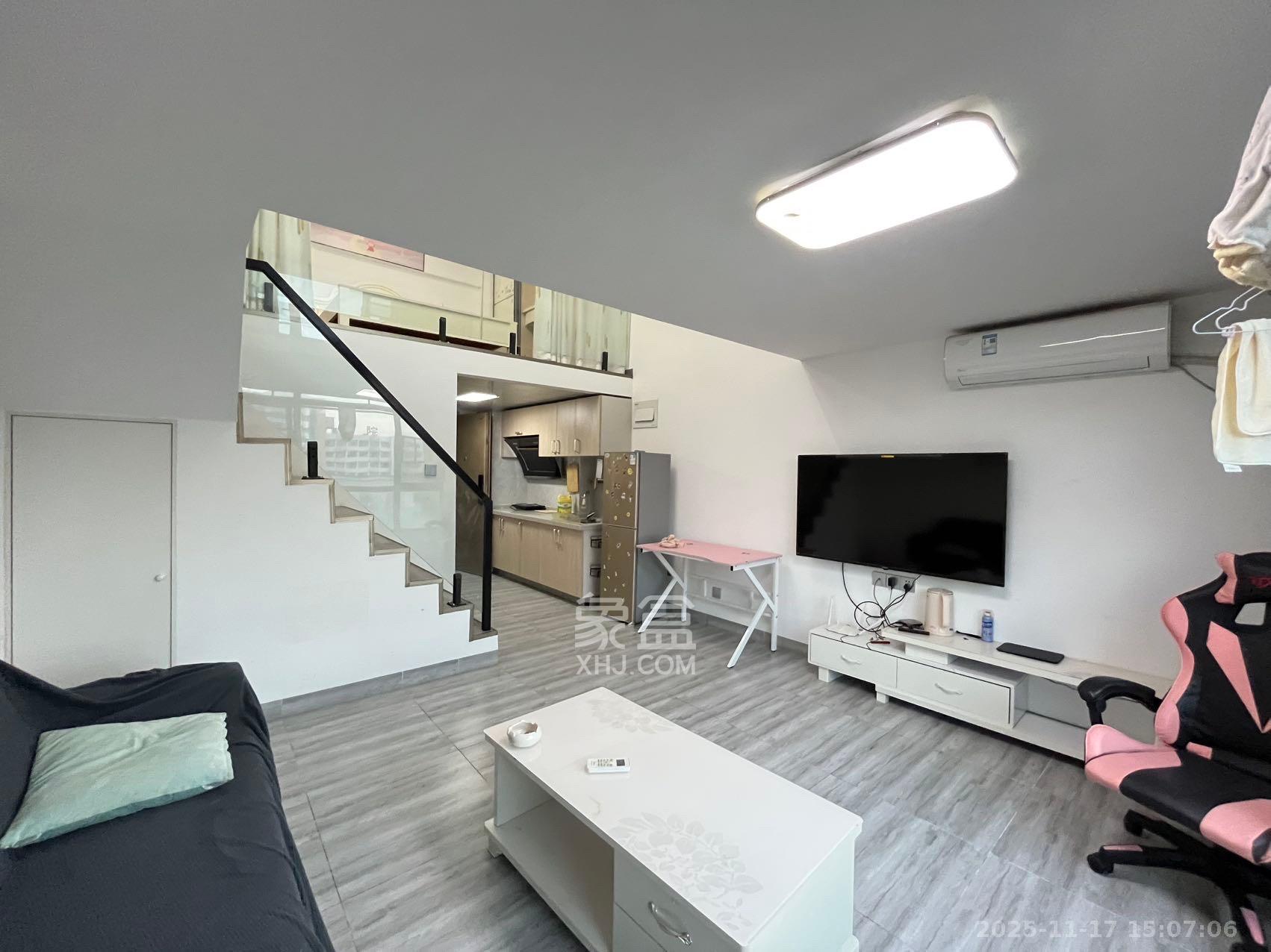 卓越江岸  1室1厅1卫    2500.0元/月室内图