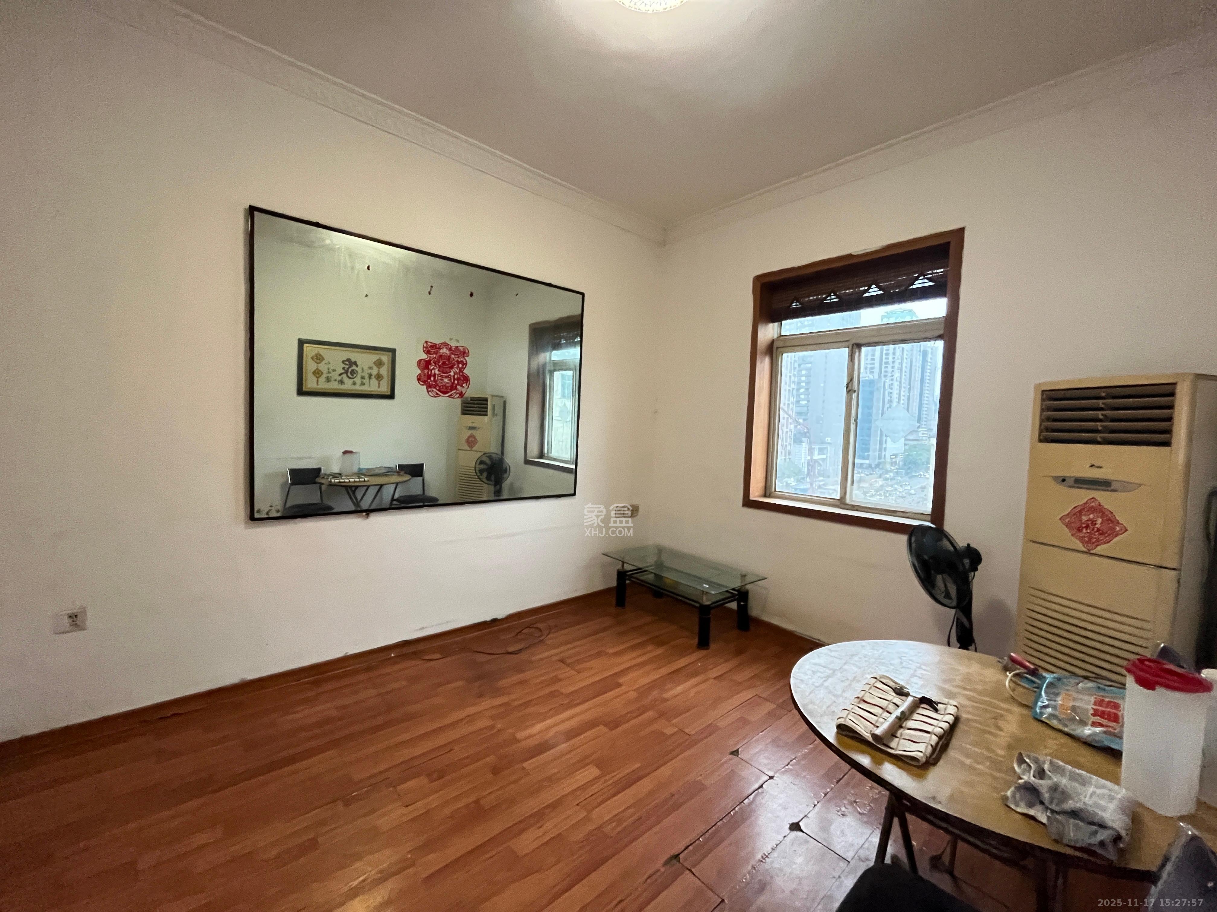 韶山路散盘 1室1厅1卫 800.0元/月 韶山路散盘 1室1厅1卫 800.0元/月室内图