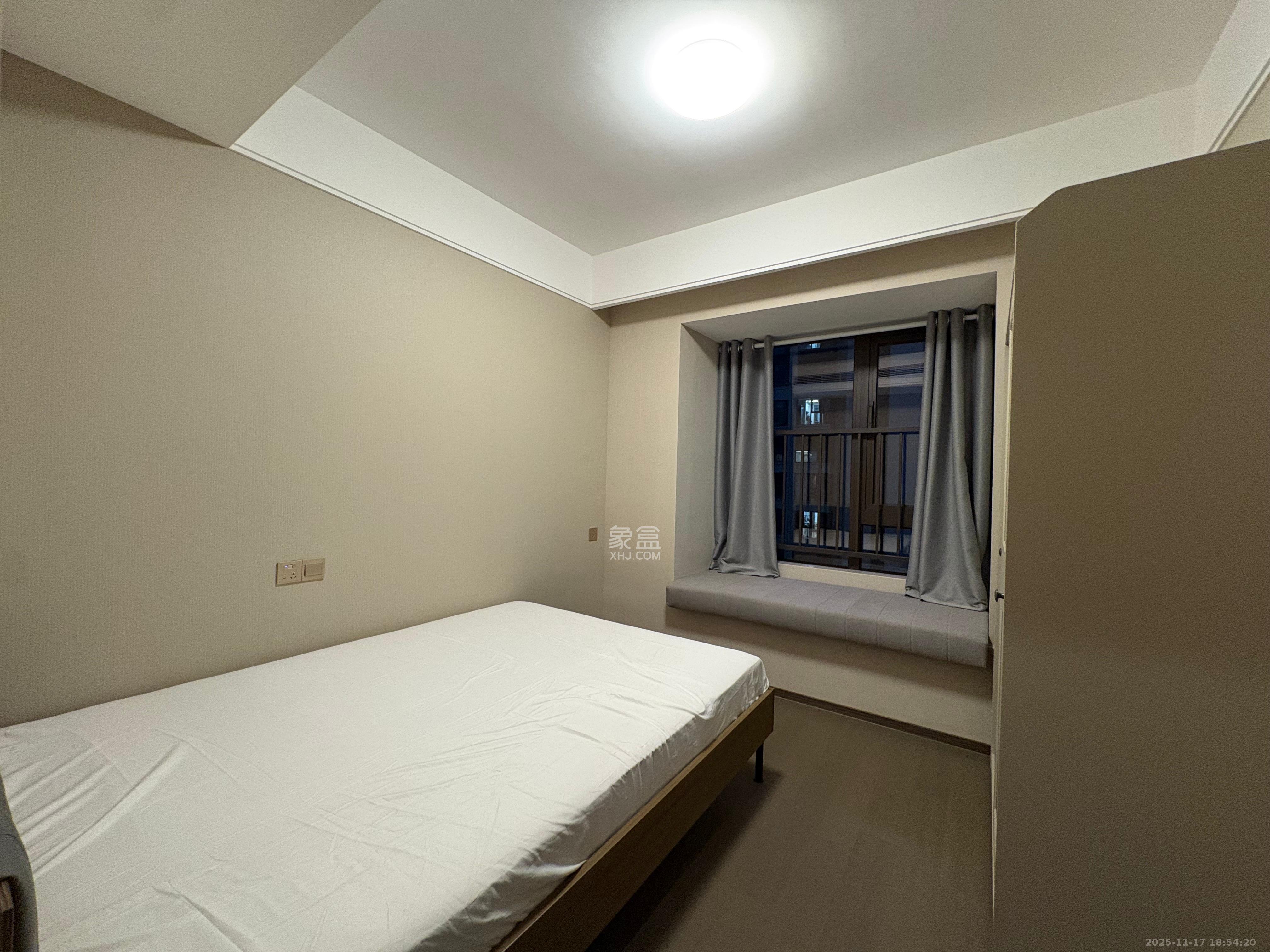 龙湖江与城  4室2厅2卫    3500.0元/月室内图