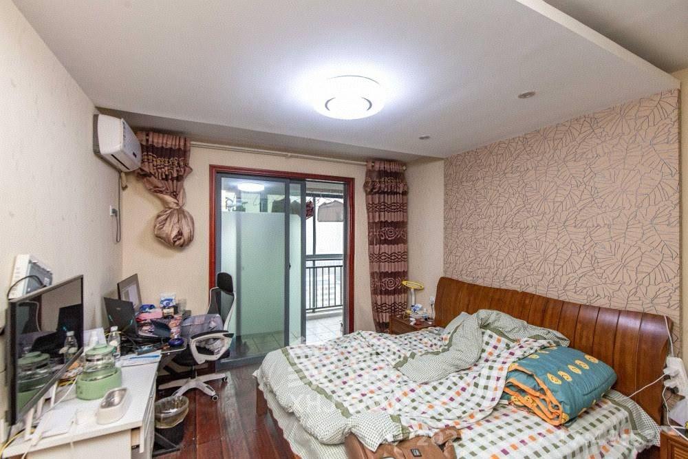 香雨一品  4室2厅2卫    3000.0元/月室内图