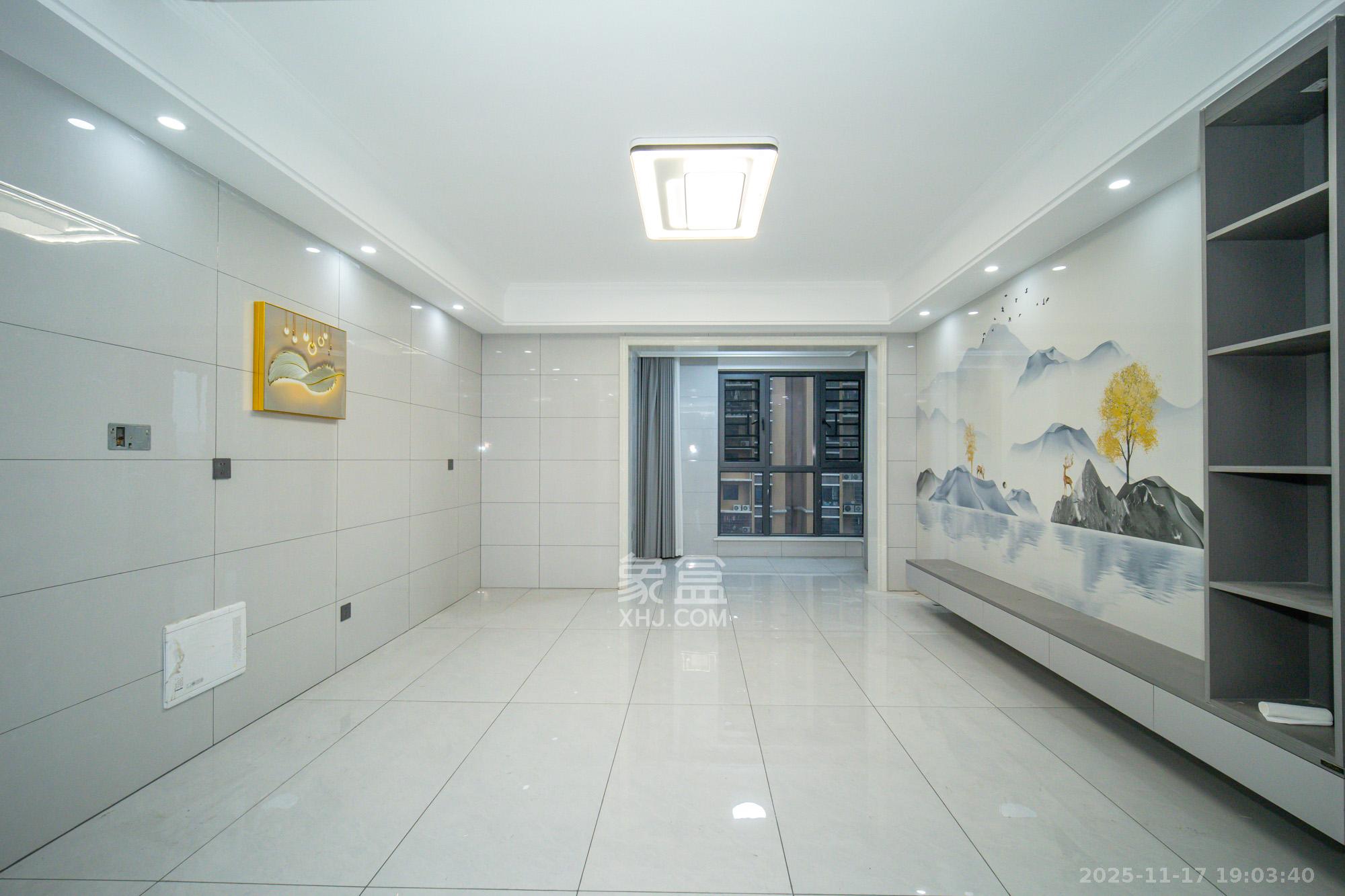 楚天世纪城西苑  3室2厅2卫    2400.0元/月室内图