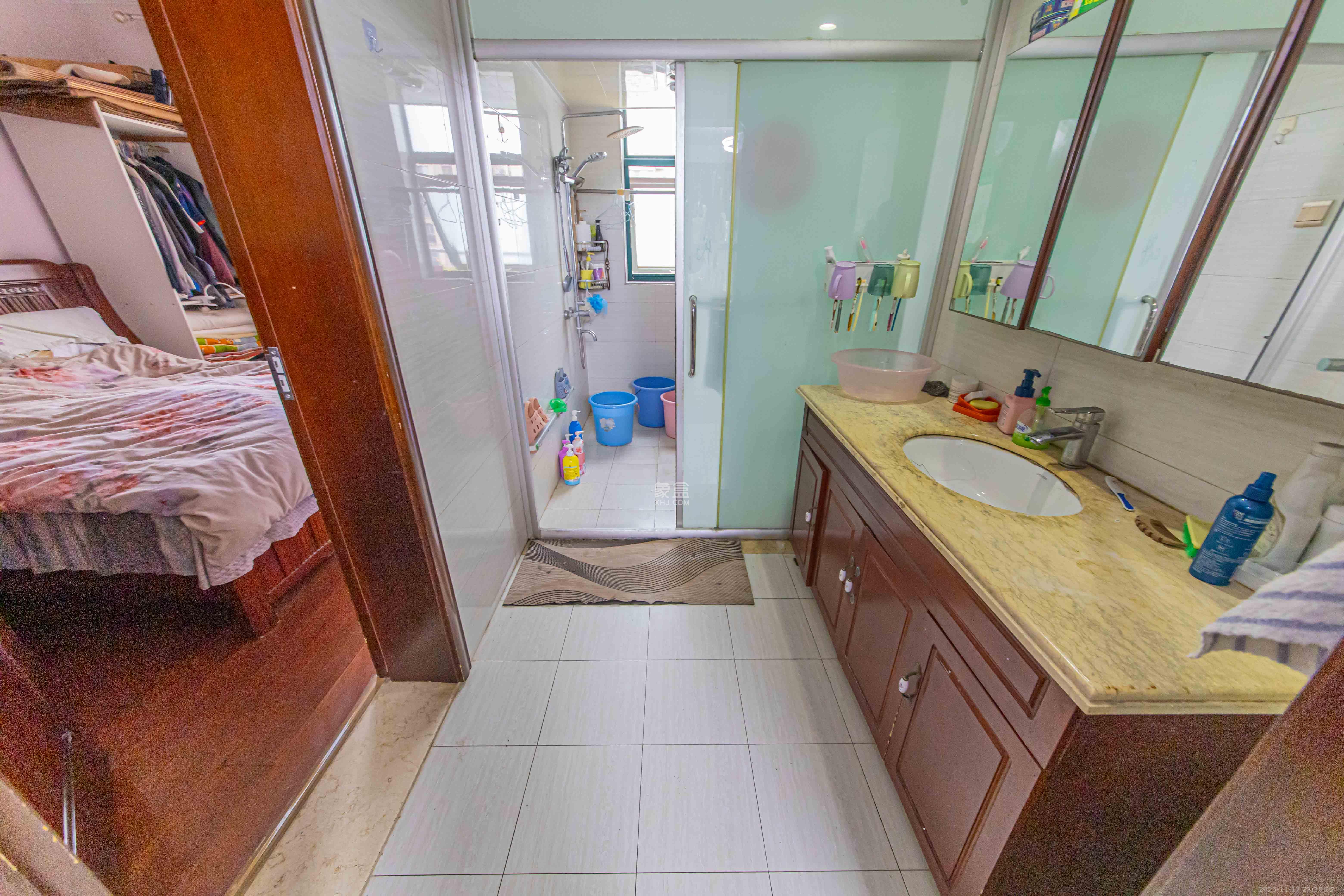 华天苑  3室2厅1卫    145.0万卫生间