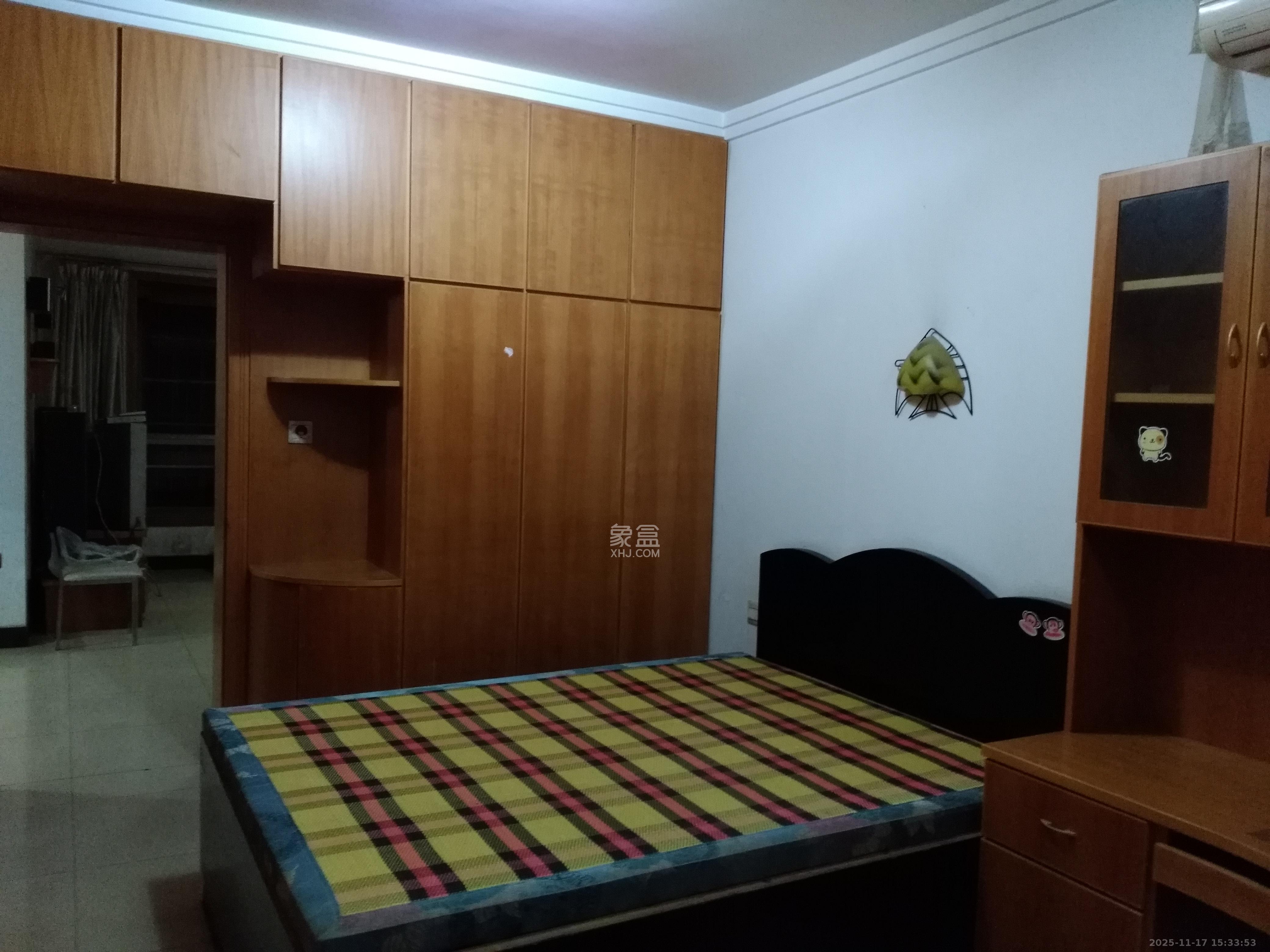 新星小区 2室2厅1卫 1300.0元/月 新星小区 2室2厅1卫 1300.0元/月室内图