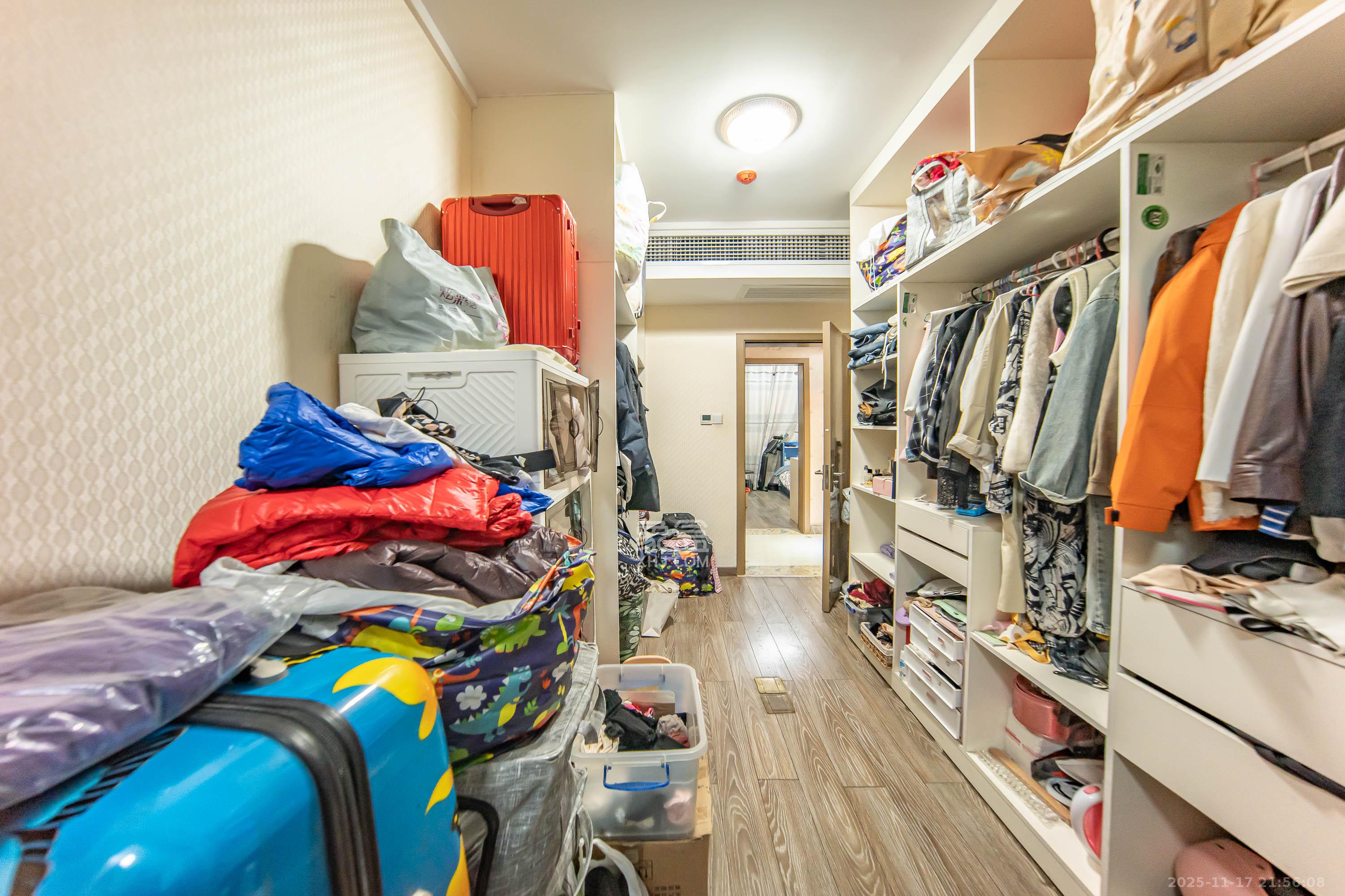 恒伟湘江时代  1室0厅0卫    158.0万卧室