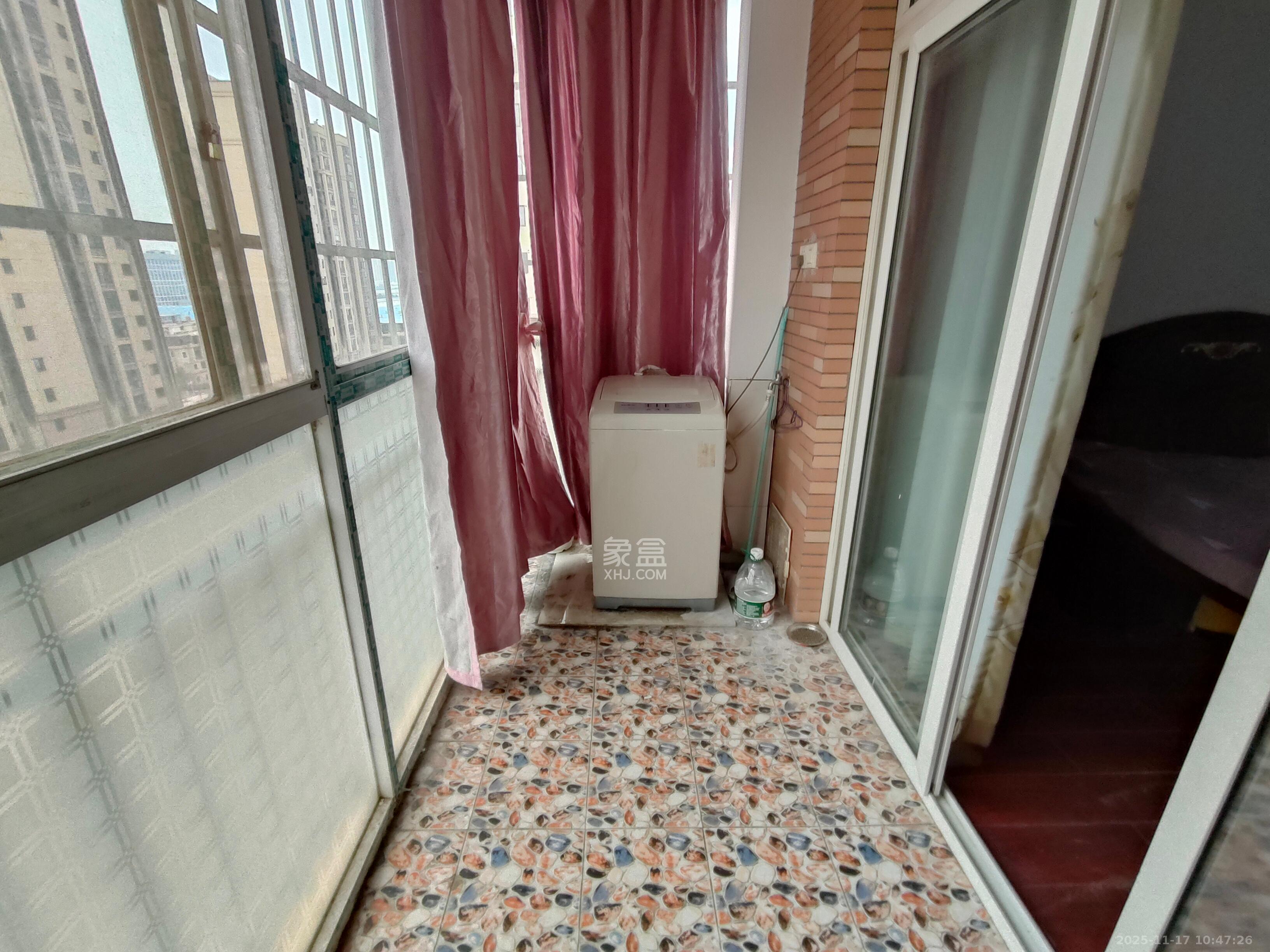 星城国际  3室2厅1卫    1600.0元/月室内图