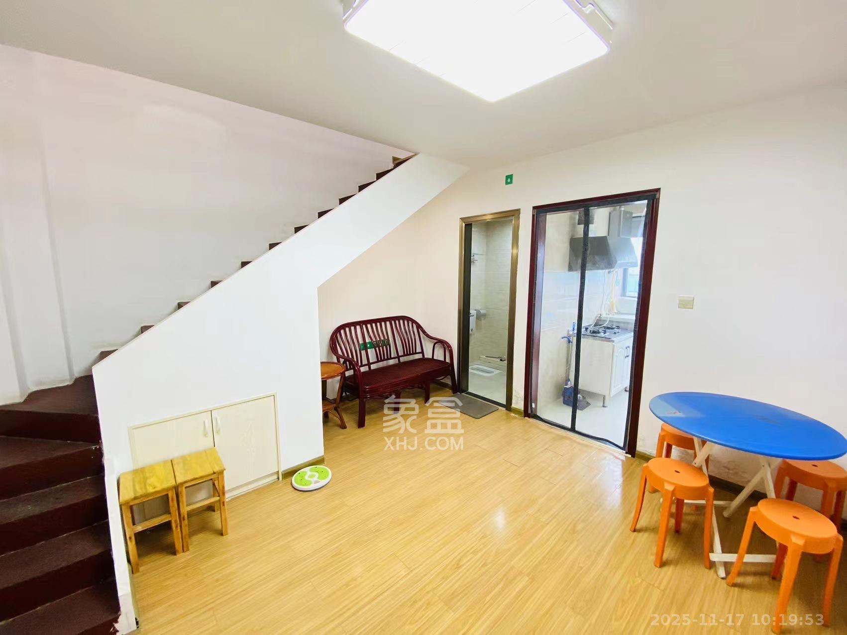 泰龙华府 1室1厅1卫 1600.0元/月 泰龙华府 1室1厅1卫 1600.0元/月室内图