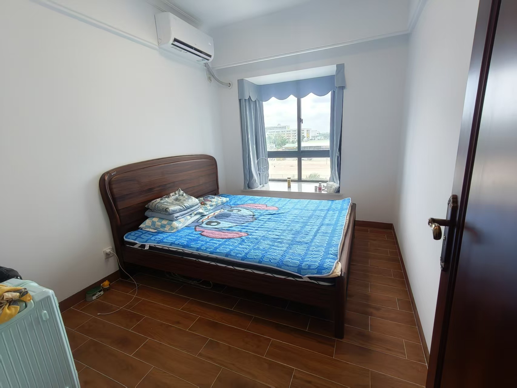 椰海家园二期  3室2厅2卫    2500.0元/月室内图