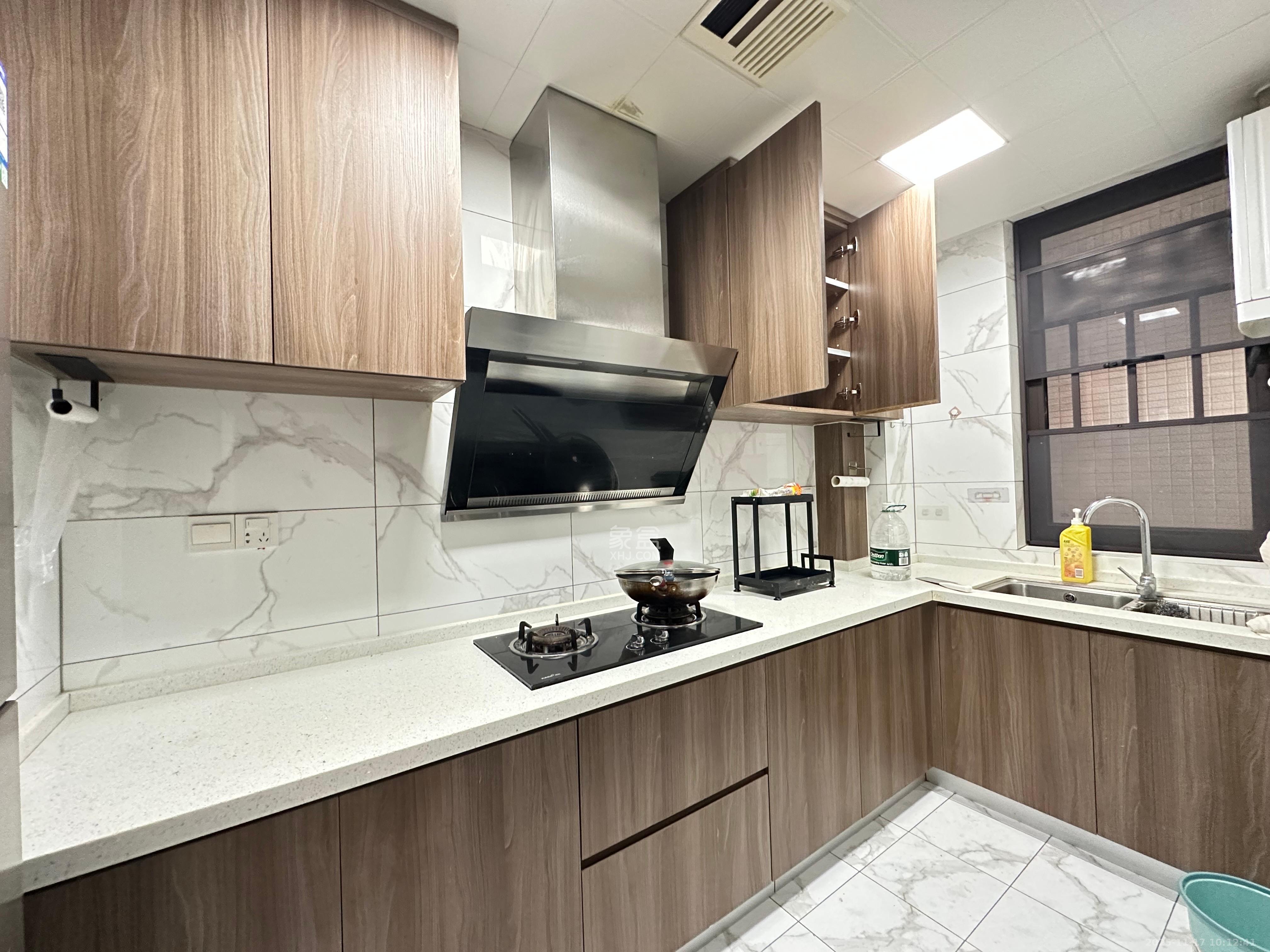 保利麓谷林语E区 3室2厅1卫 2300.0元/月 保利麓谷林语E区 3室2厅1卫 2300.0元/月室内图