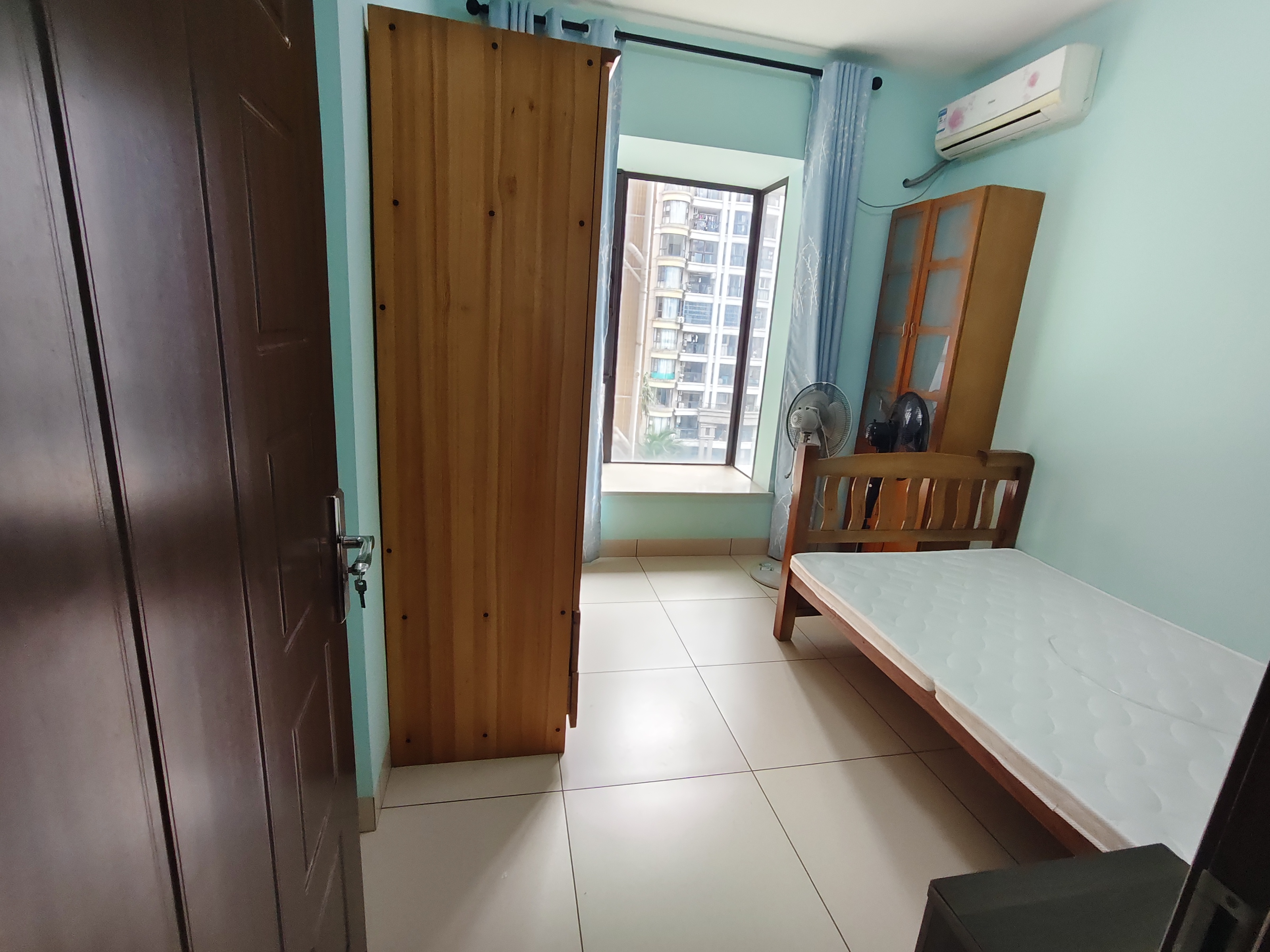 滨江帝景一期  3室2厅2卫    2600.0元/月室内图