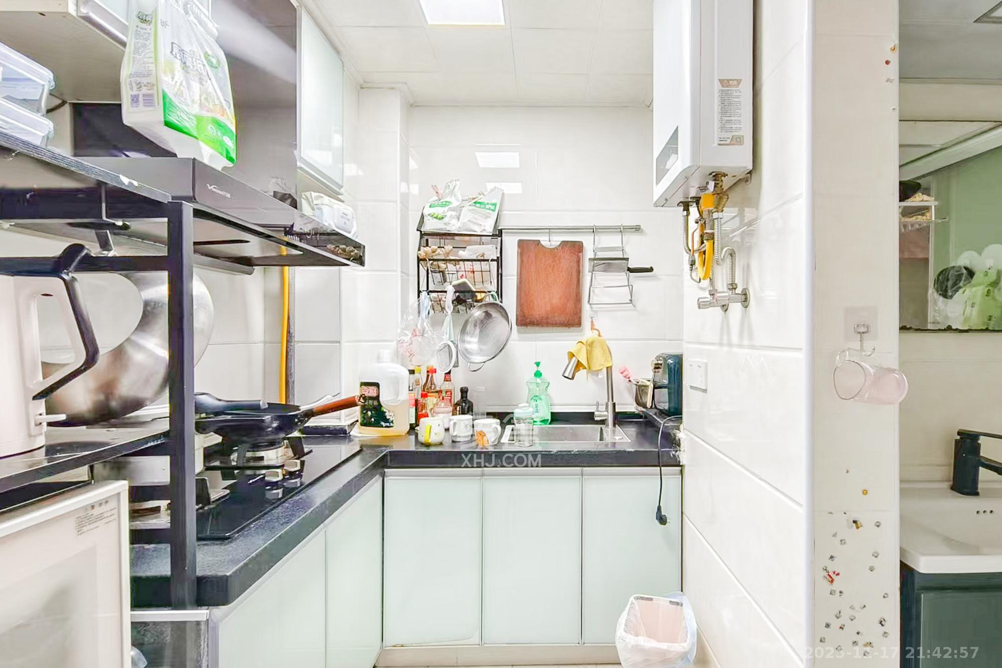 新诚小区 2室1厅1卫 40.0万 新诚小区 2室1厅1卫 40.0万厨房