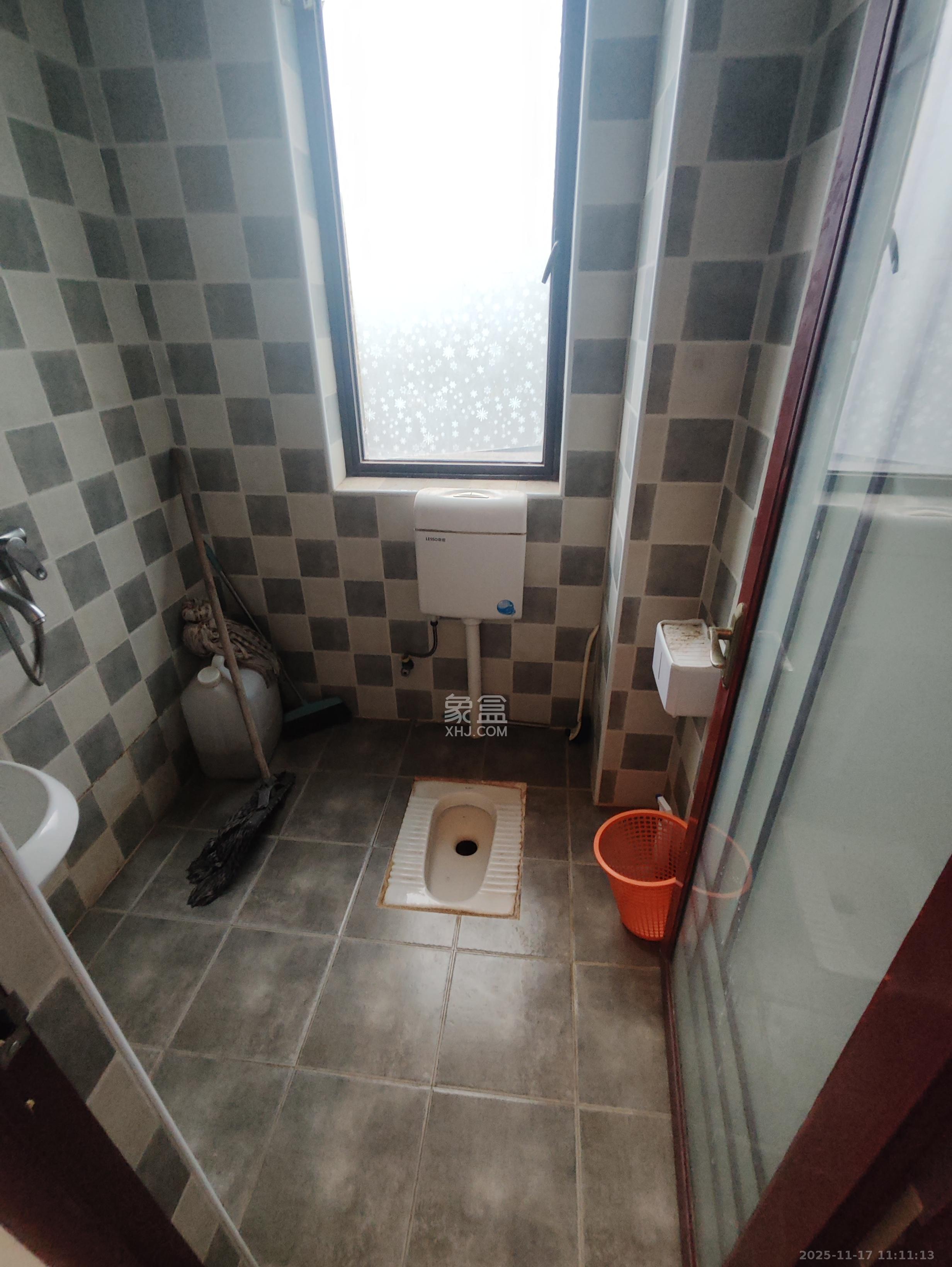 星湖湾一期高层 4室2厅2卫 2890.0元/月 星湖湾一期高层 4室2厅2卫 2890.0元/月室内图