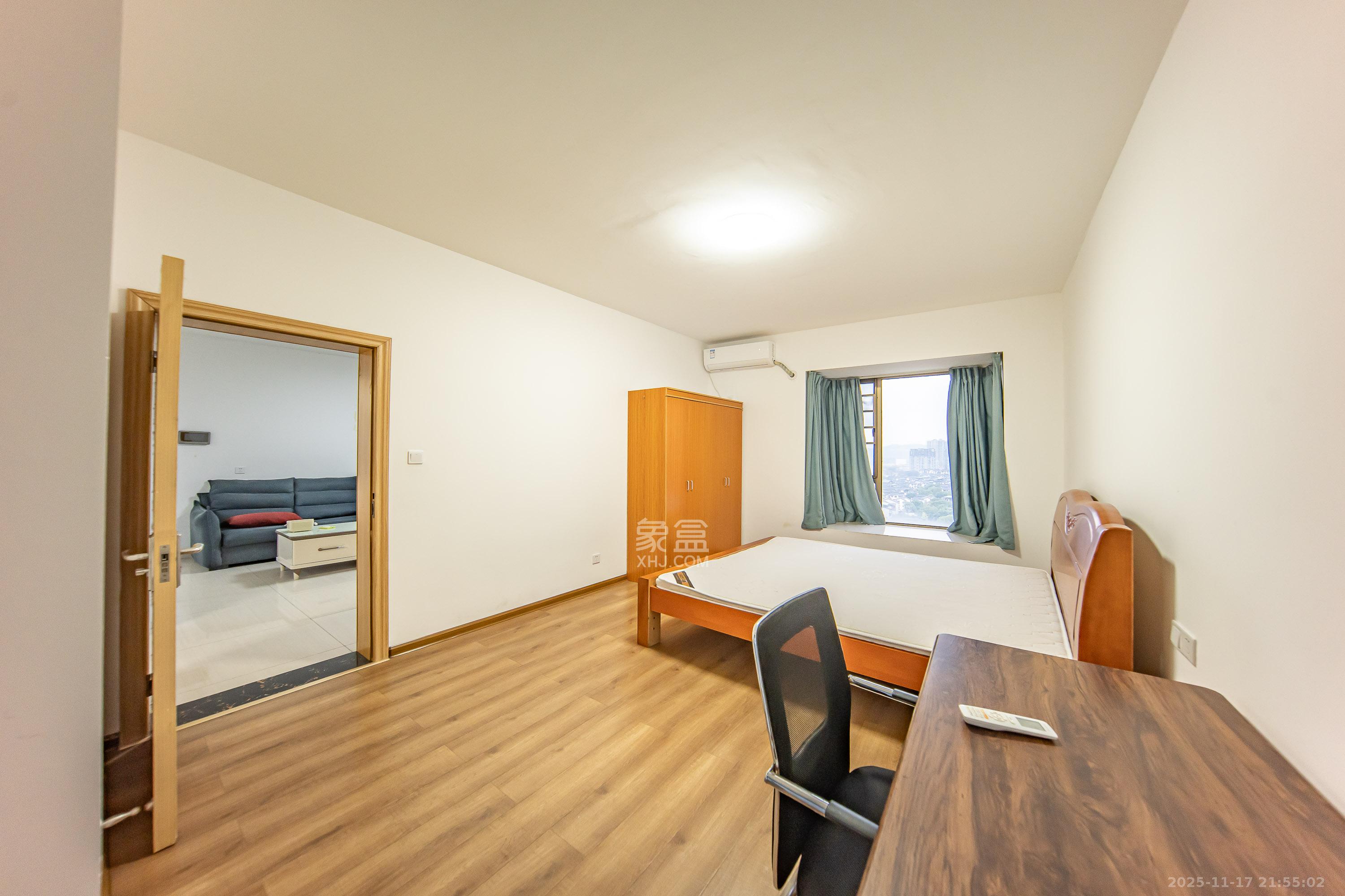 江山帝景雅典 4室2厅2卫 130.0万 江山帝景雅典 4室2厅2卫 130.0万卧室