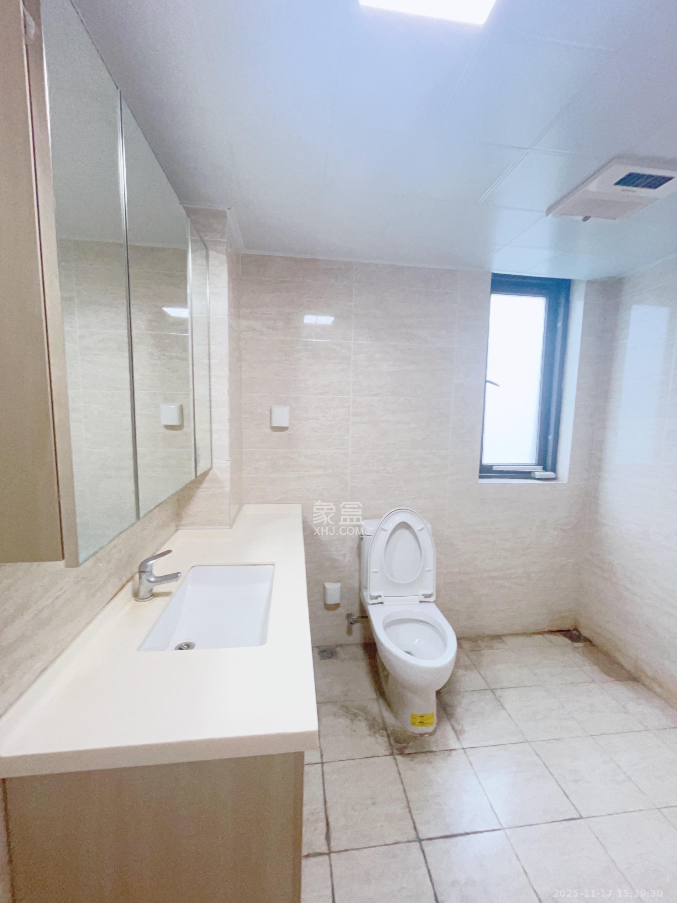 金辉优步花园 3室2厅2卫 3100.0元/月 金辉优步花园 3室2厅2卫 3100.0元/月室内图