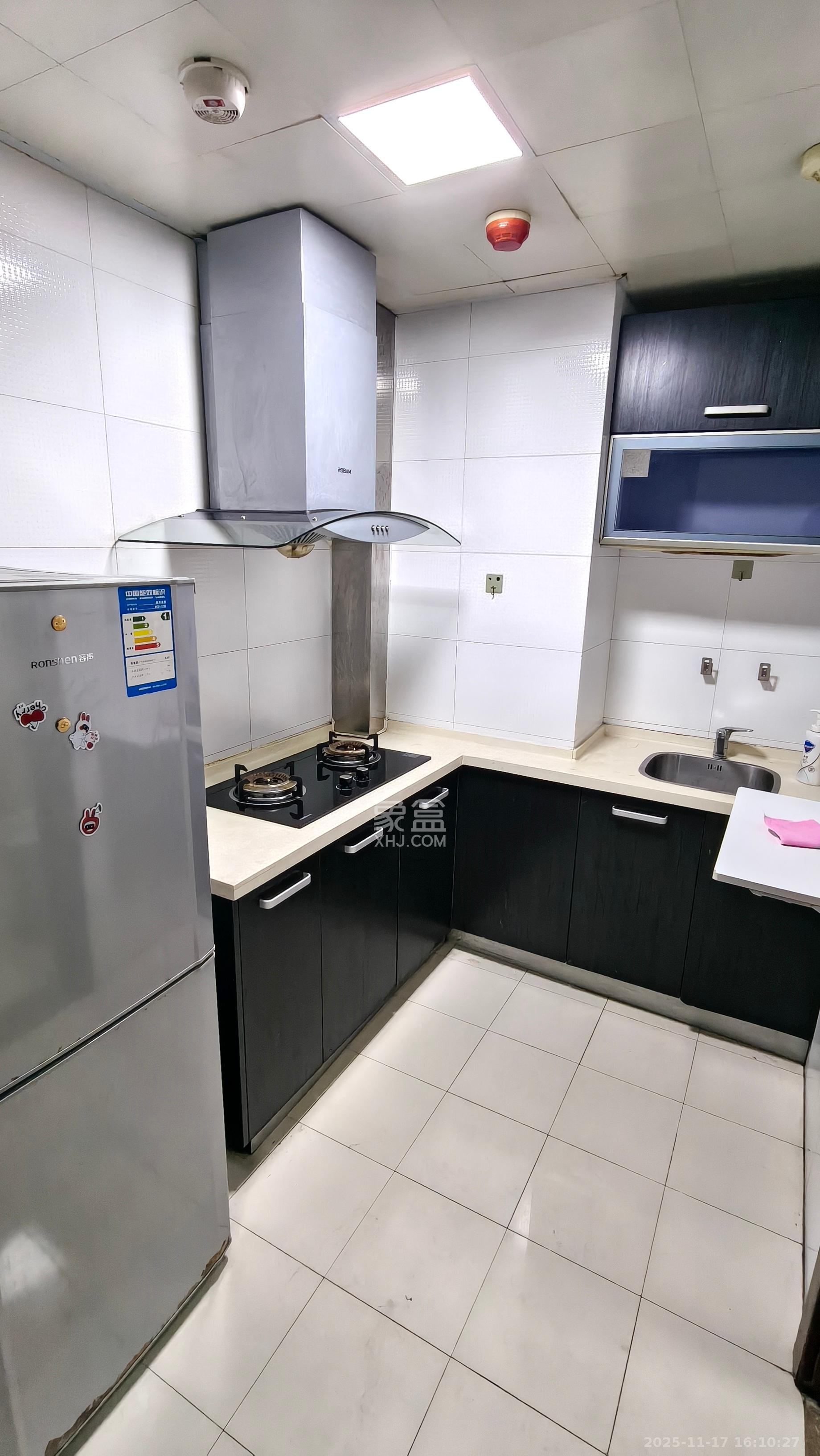 藏珑湖上国际花园 1室1厅1卫 2000.0元/月 藏珑湖上国际花园 1室1厅1卫 2000.0元/月室内图