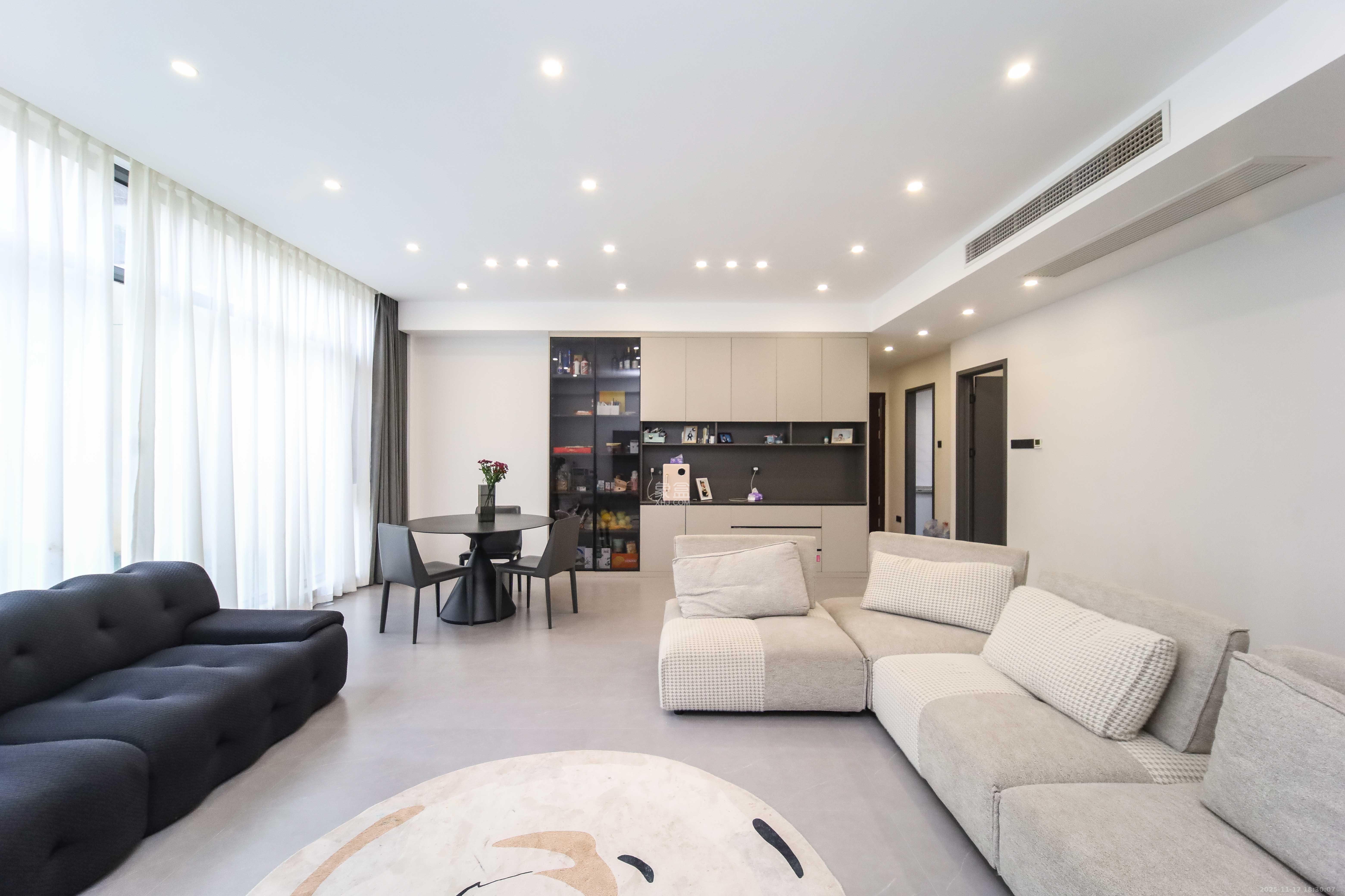 德奥悦东方  4室2厅2卫    158.0万客厅