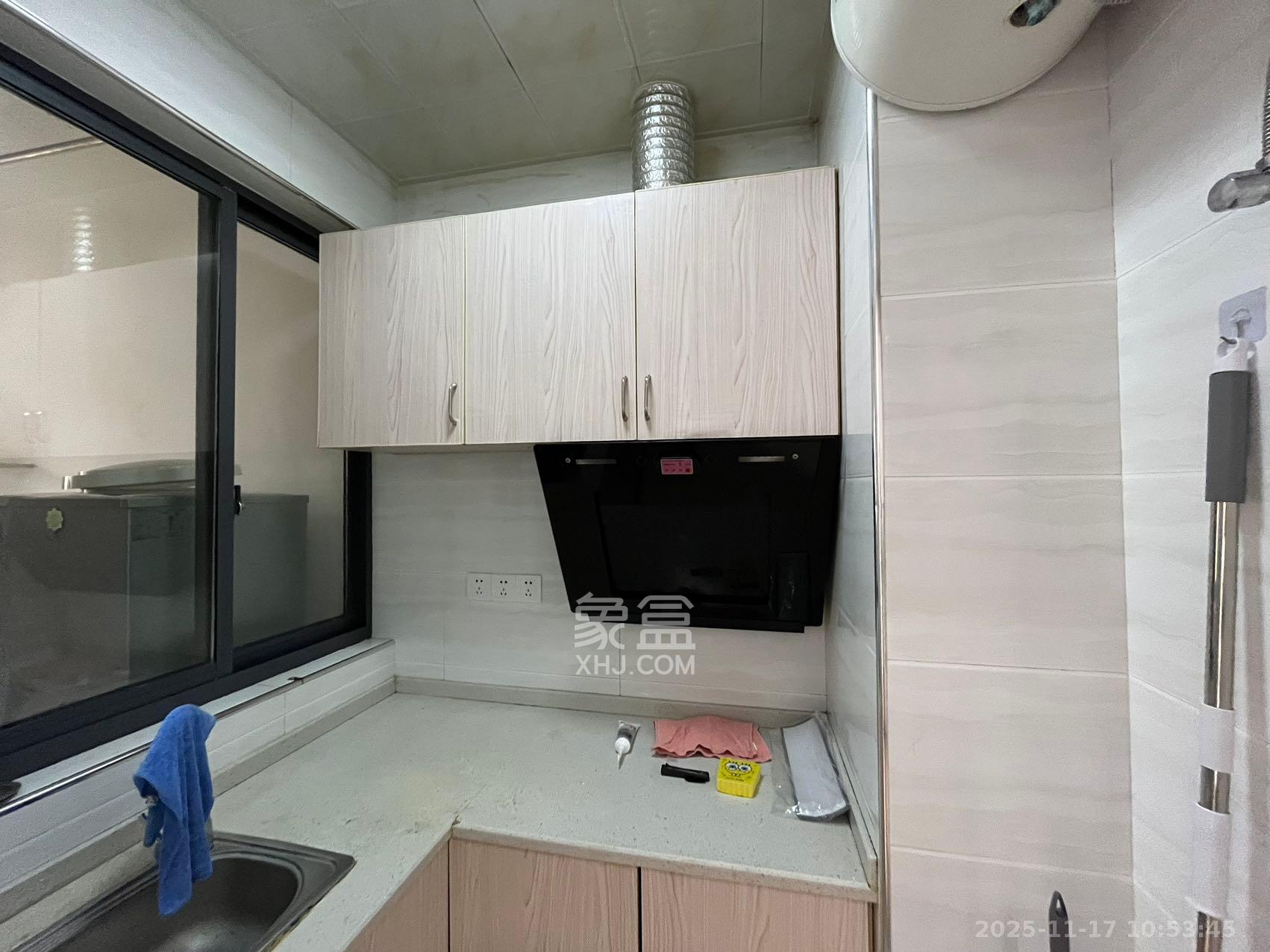 中建芙蓉工社 1室1厅1卫 1300.0元/月 中建芙蓉工社 1室1厅1卫 1300.0元/月室内图