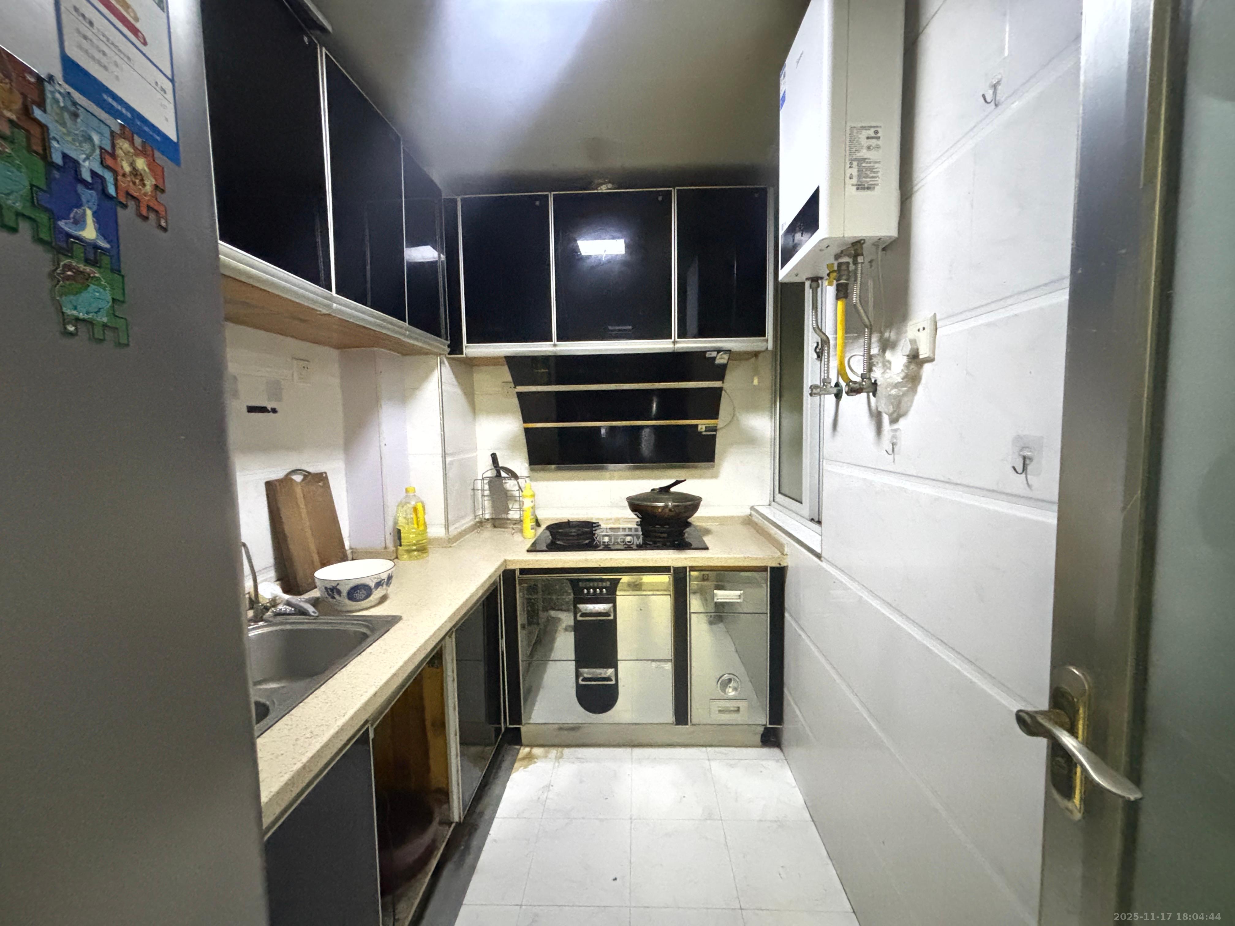 中房F联邦  2室1厅2卫    2400.0元/月室内图