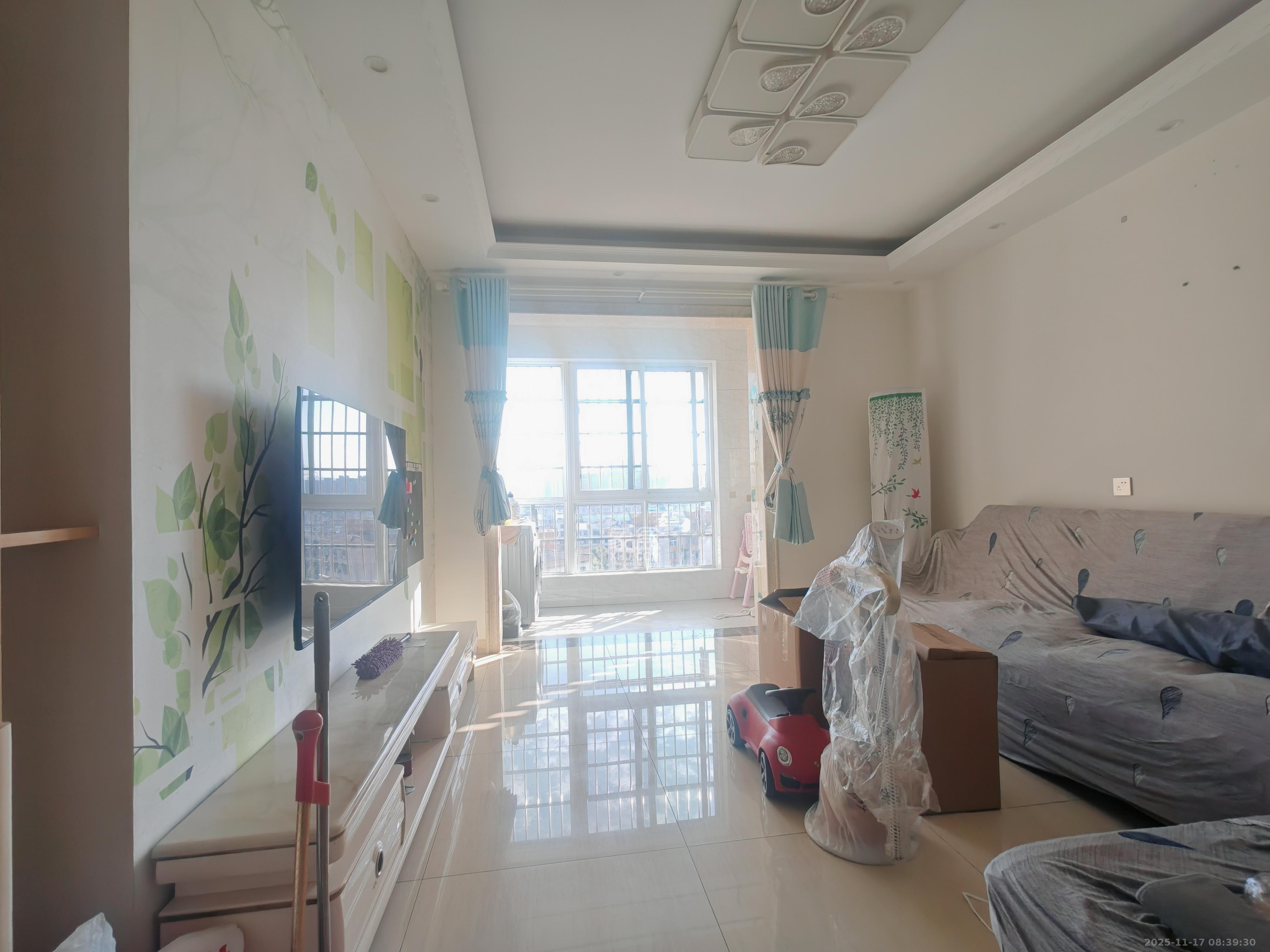 楚天世纪城西苑  3室2厅1卫    2100.0元/月室内图