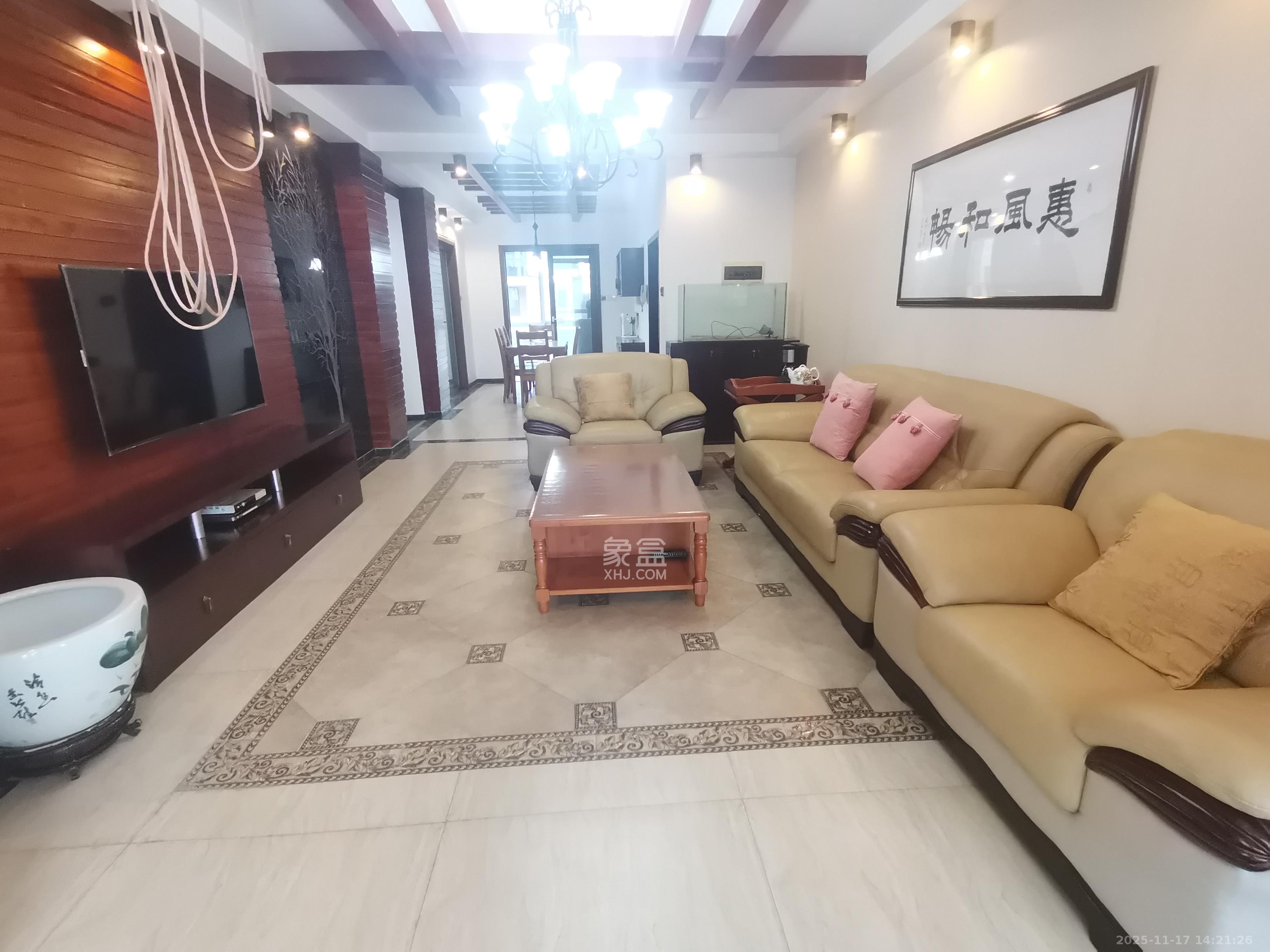 山语城一期 3室2厅2卫 3600.0元/月 山语城一期 3室2厅2卫 3600.0元/月室内图