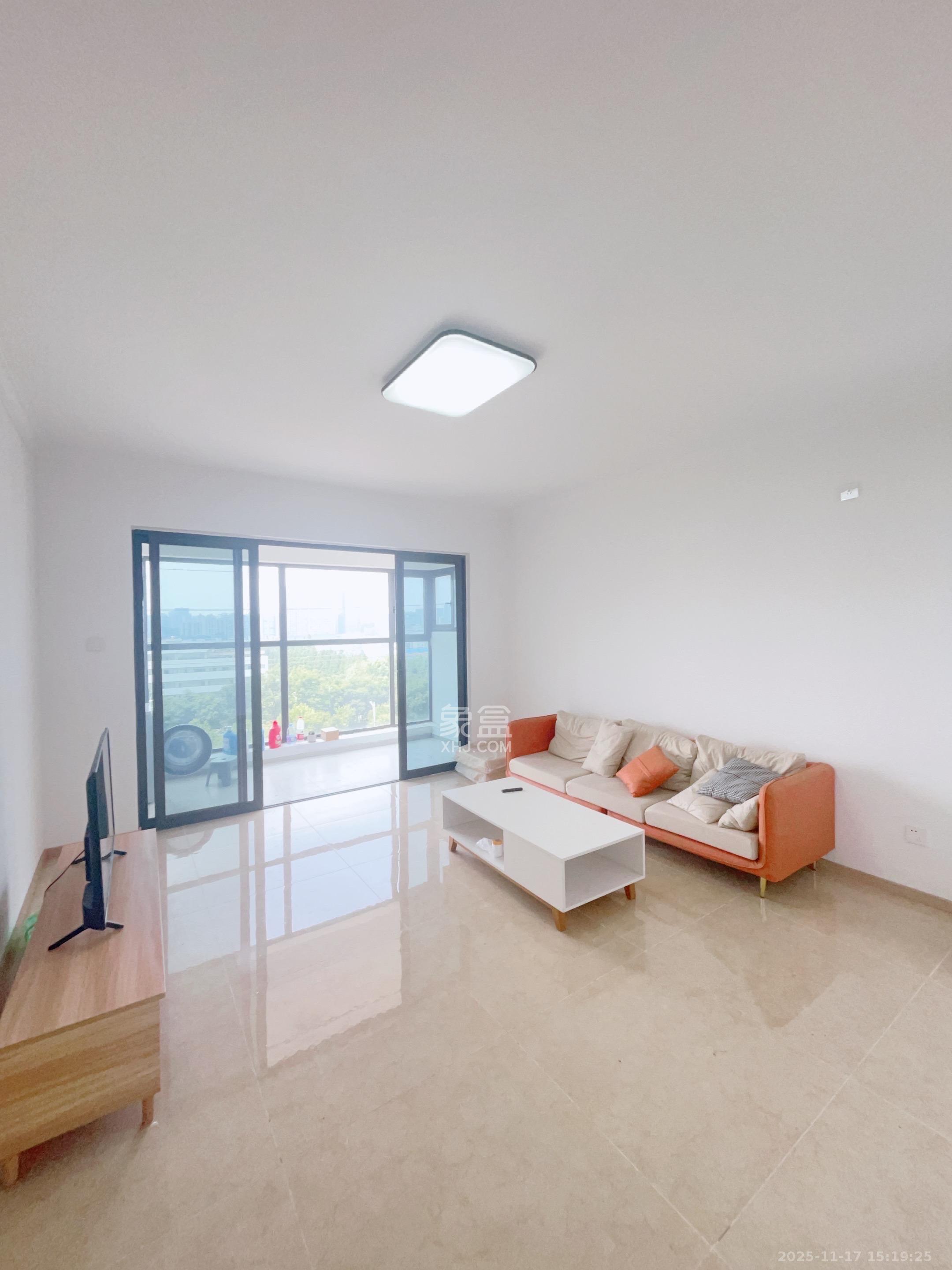 金辉优步花园 3室2厅2卫 3100.0元/月 金辉优步花园 3室2厅2卫 3100.0元/月室内图