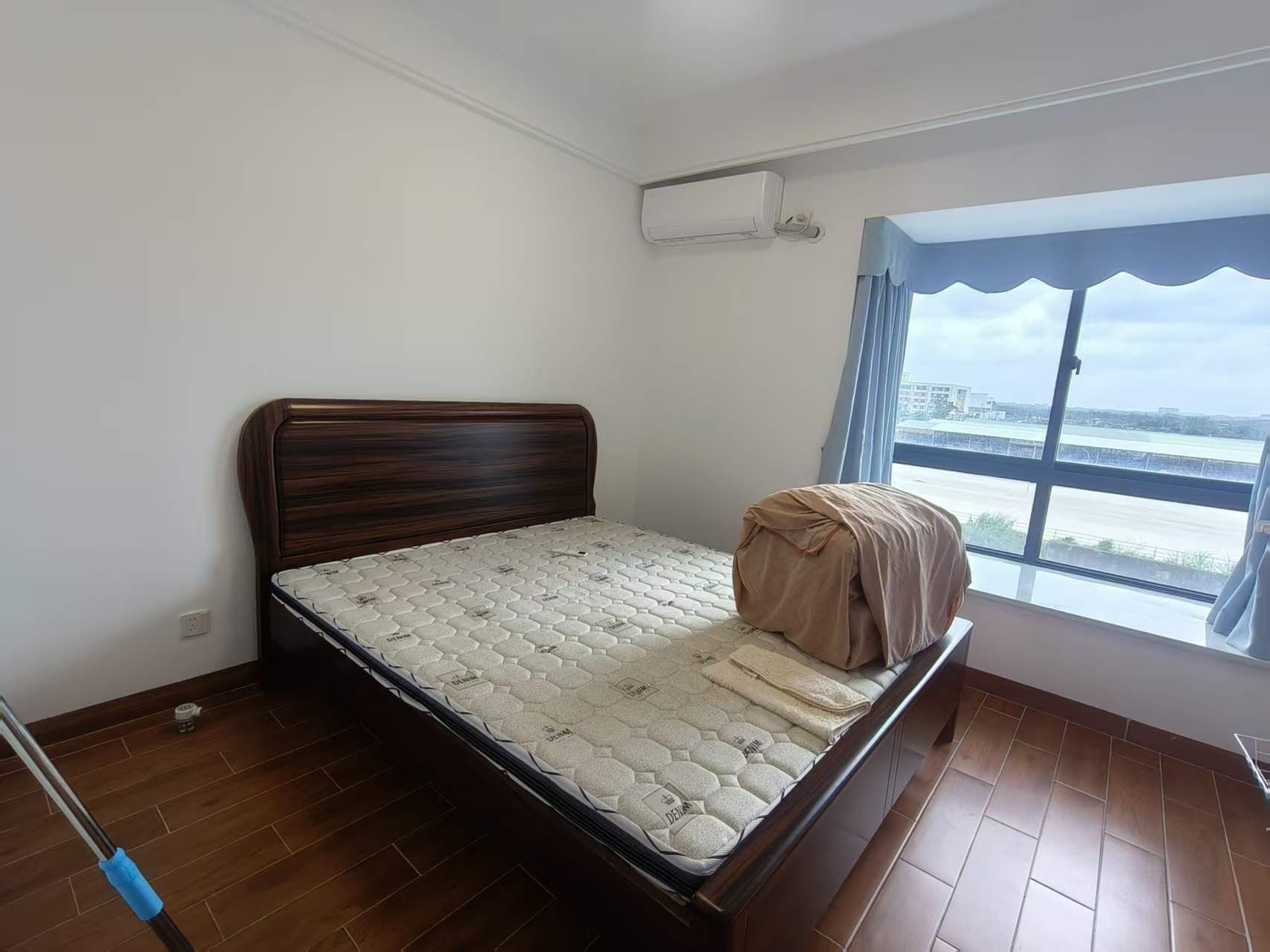 椰海家园二期 3室2厅2卫 2500.0元/月 椰海家园二期 3室2厅2卫 2500.0元/月室内图