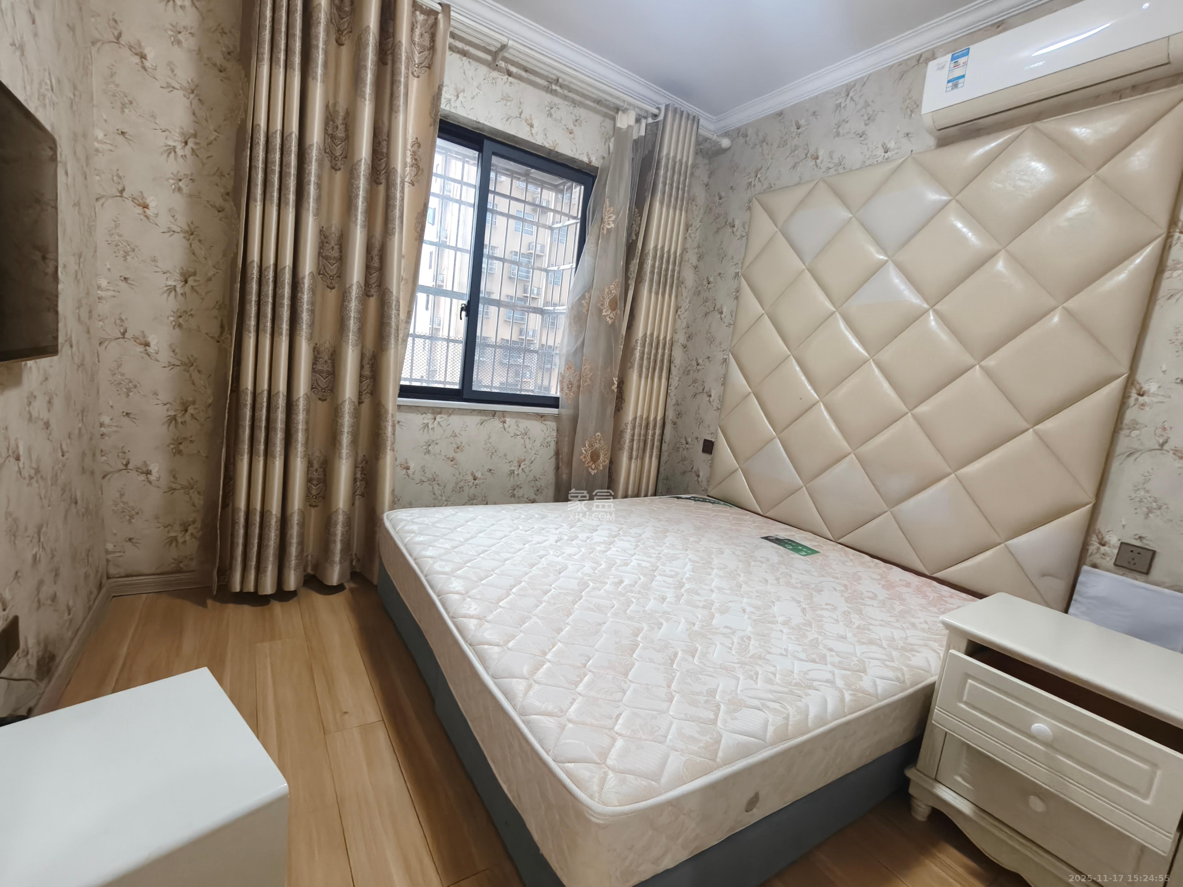 紫御江山  2室2厅1卫    2000.0元/月室内图