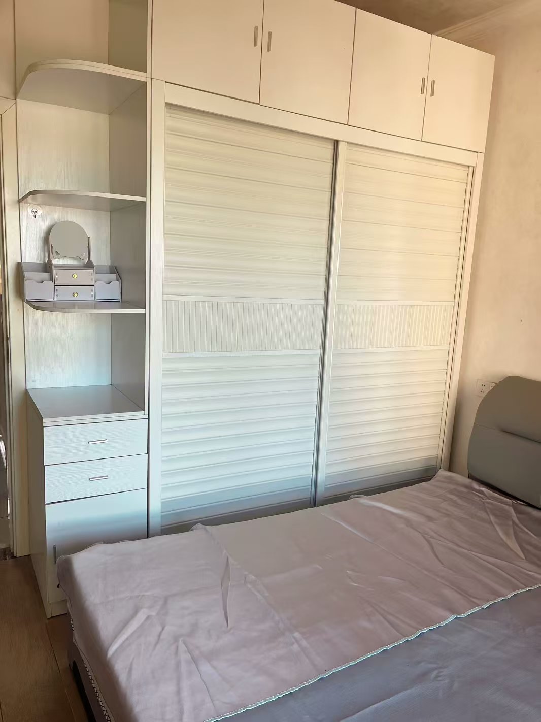 西海瑞园 1室1厅1卫 1500.0元/月 西海瑞园 1室1厅1卫 1500.0元/月室内图