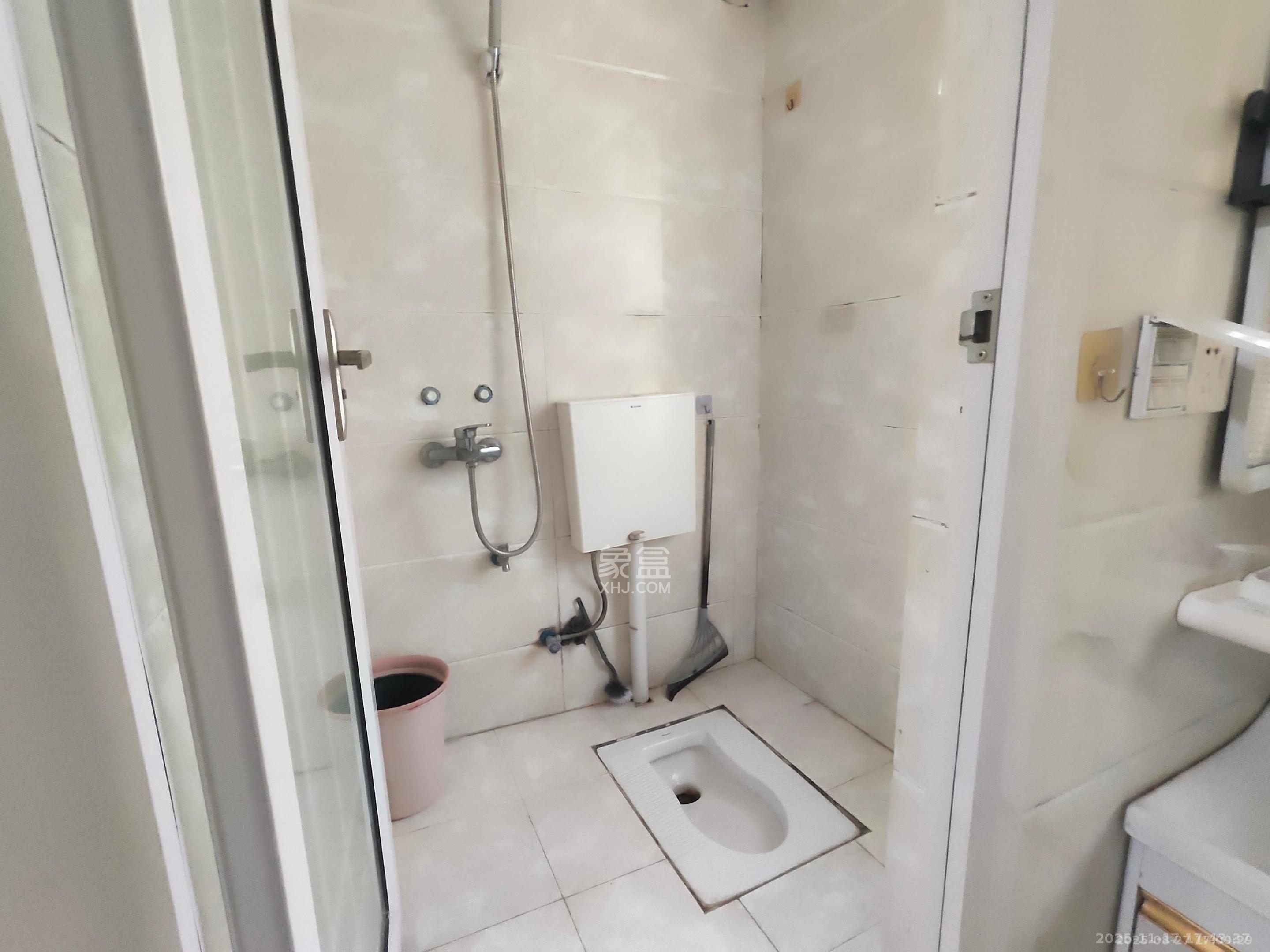 广厦新村  1室1厅1卫    900.0元/月室内图