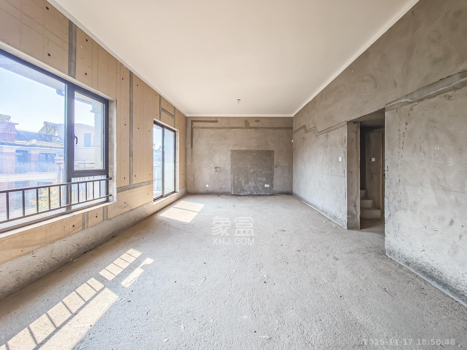 恒基旭辉湖山赋 5室3厅3卫 480.0万 恒基旭辉湖山赋 5室3厅3卫 480.0万卧室