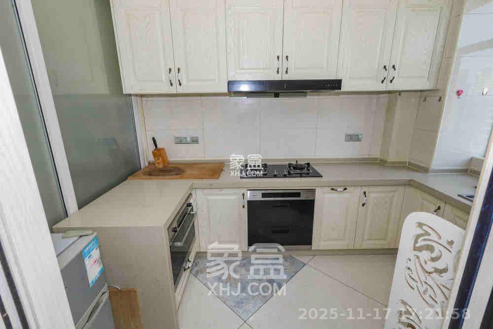 滨江一号(丰泰花园) 4室2厅2卫 3500.0元/月 滨江一号(丰泰花园) 4室2厅2卫 3500.0元/月室内图