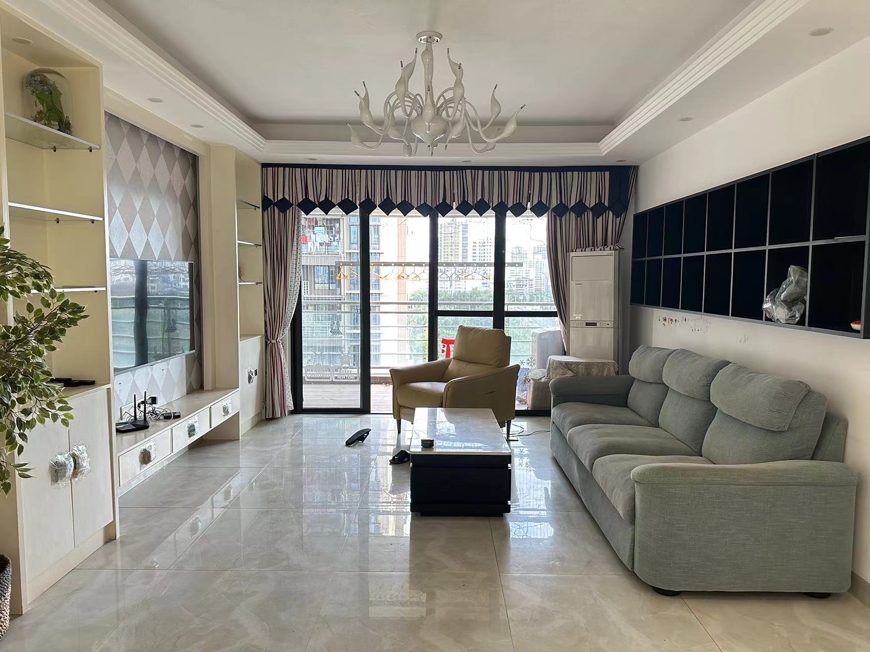 滨江海岸一期  3室2厅2卫    3800.0元/月