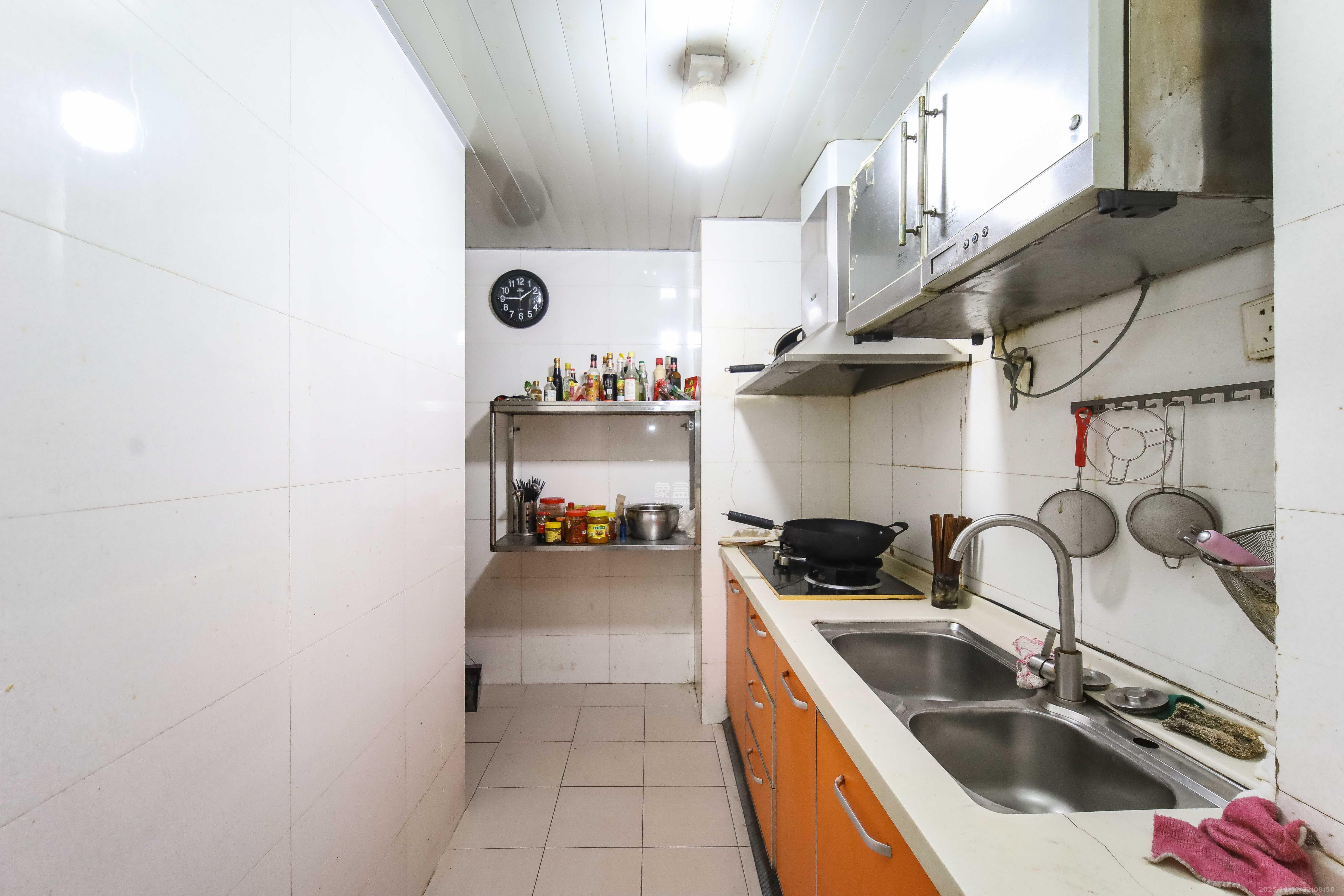 高桥现代商贸城  2室2厅2卫    56.0万厨房