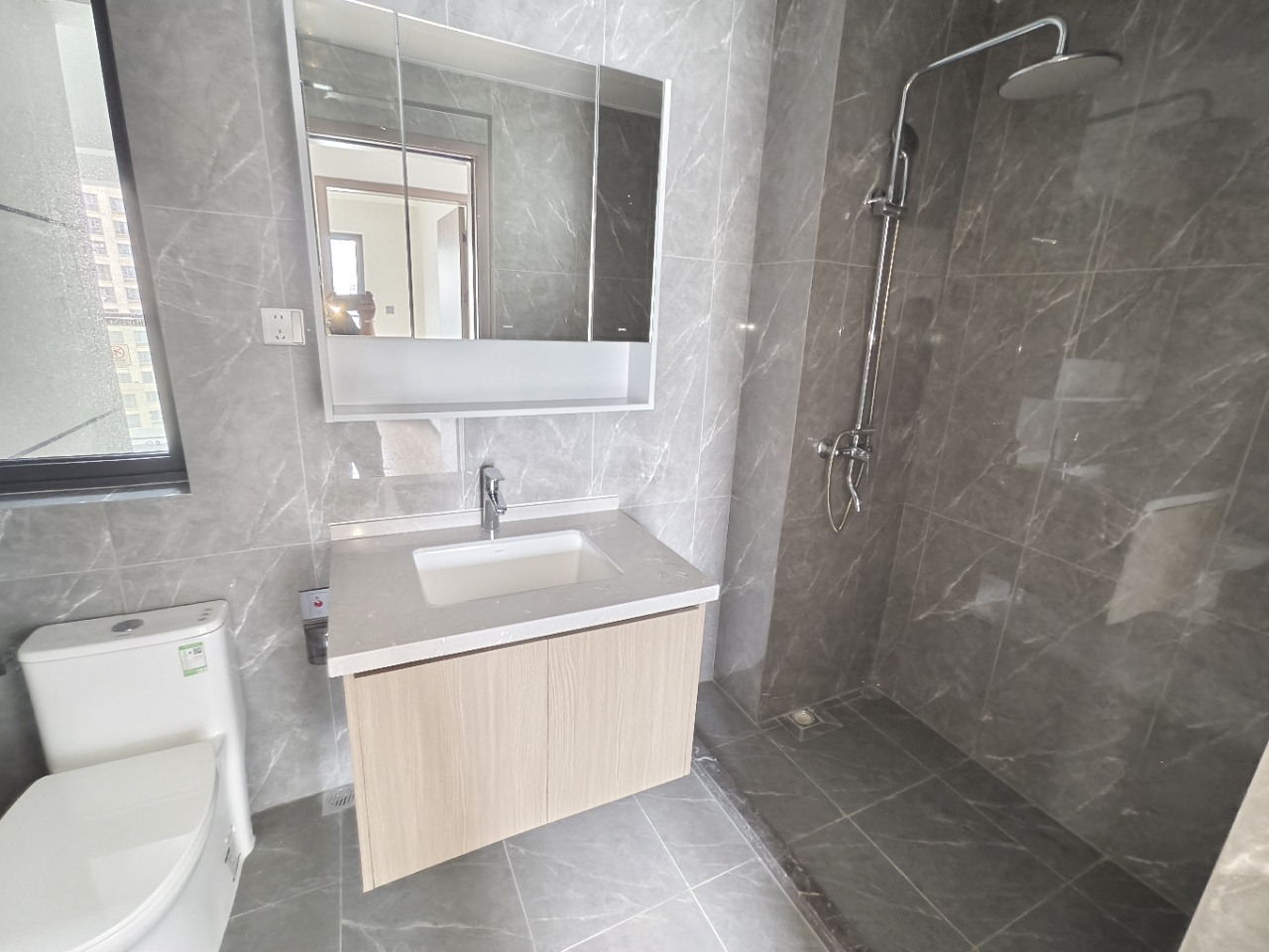 元垄望品  3室2厅2卫    4000.0元/月室内图