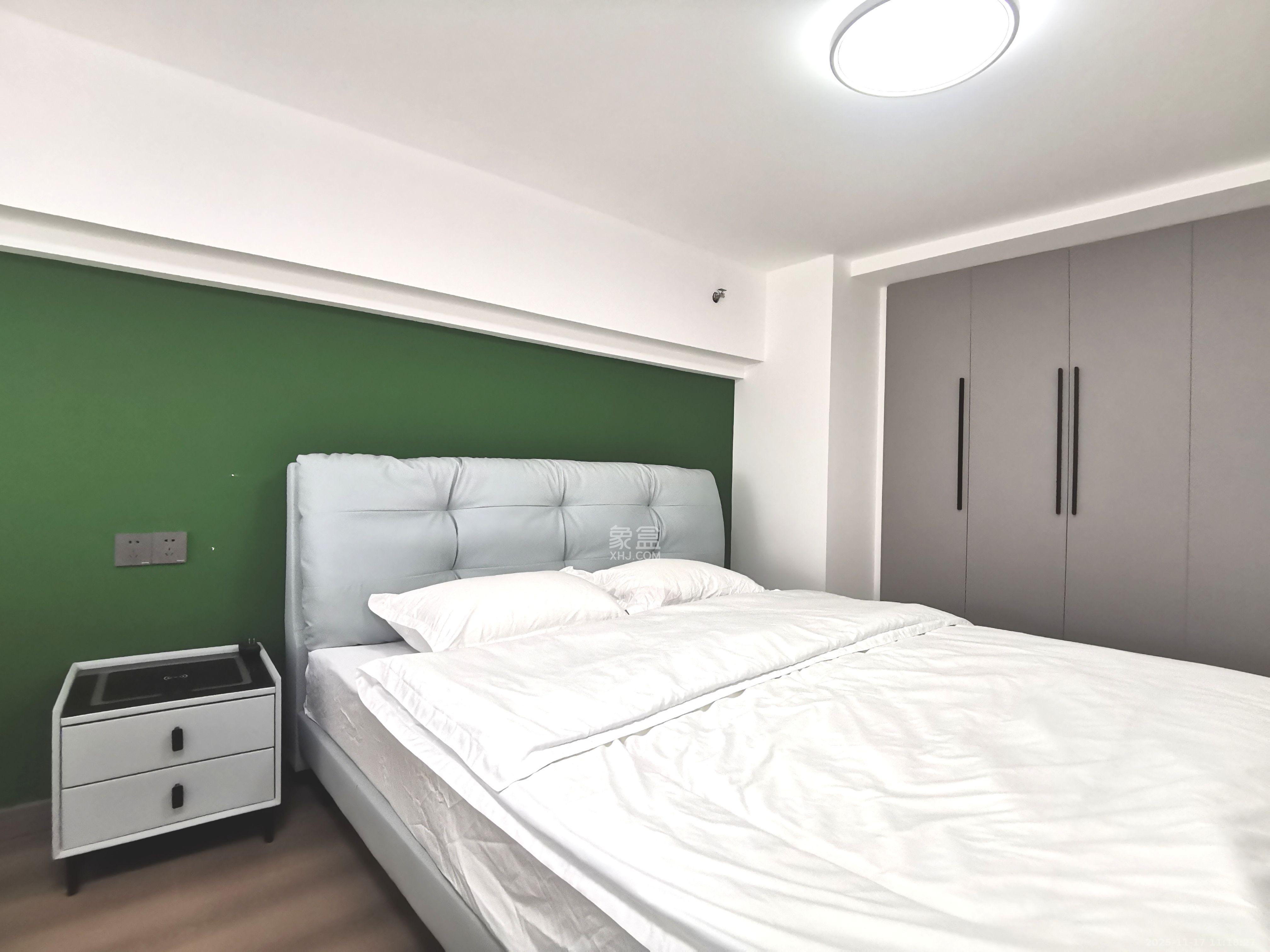 卓越江岸  2室1厅1卫    2700.0元/月室内图