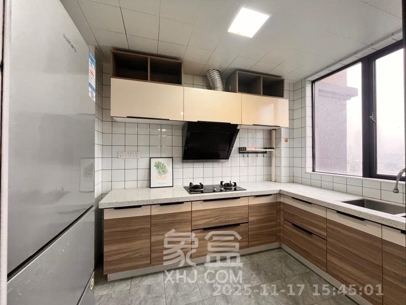 荣悦台 4室2厅2卫 4500.0元/月 荣悦台 4室2厅2卫 4500.0元/月室内图