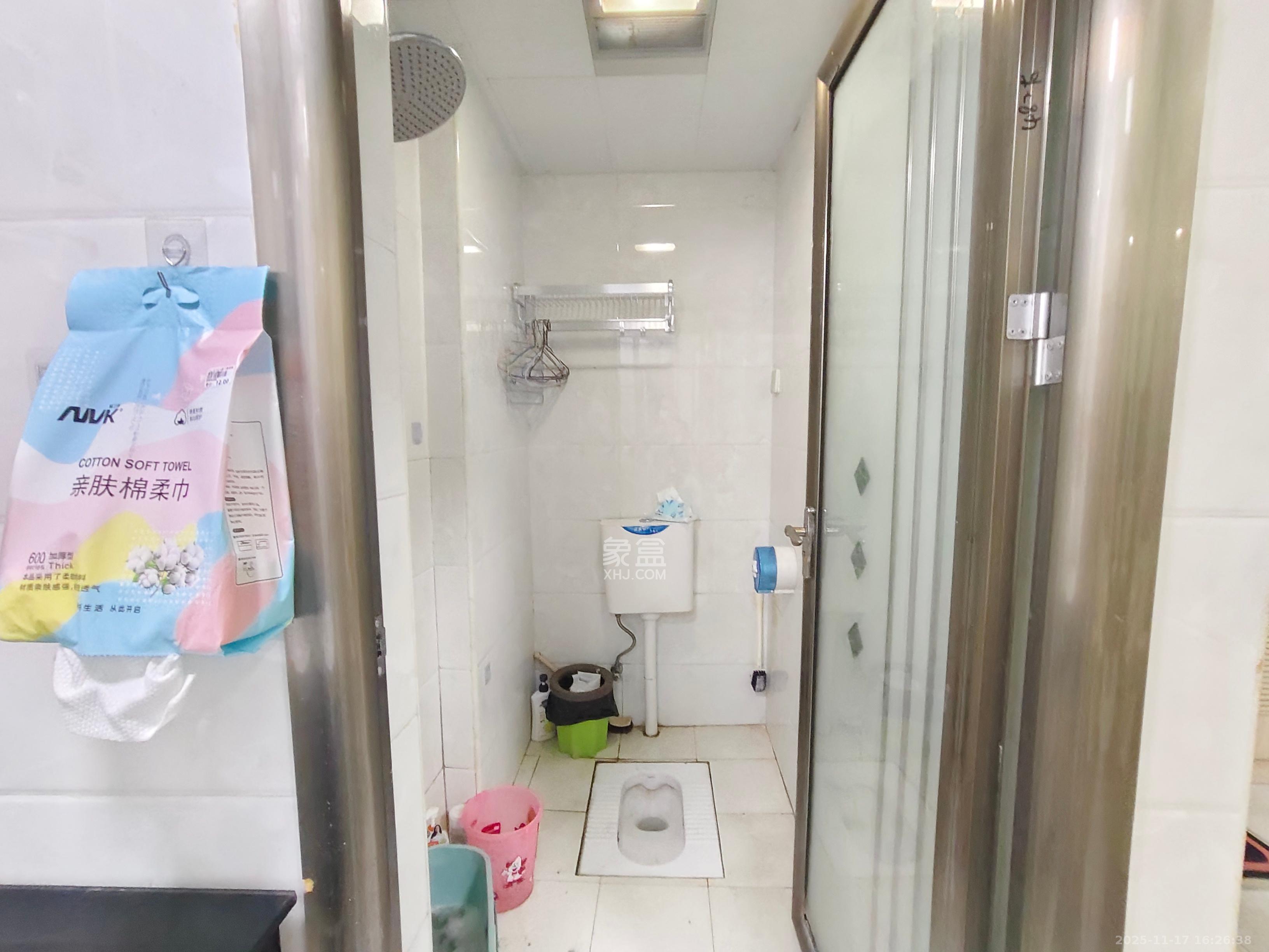 湖湾世景  1室1厅1卫    1400.0元/月室内图