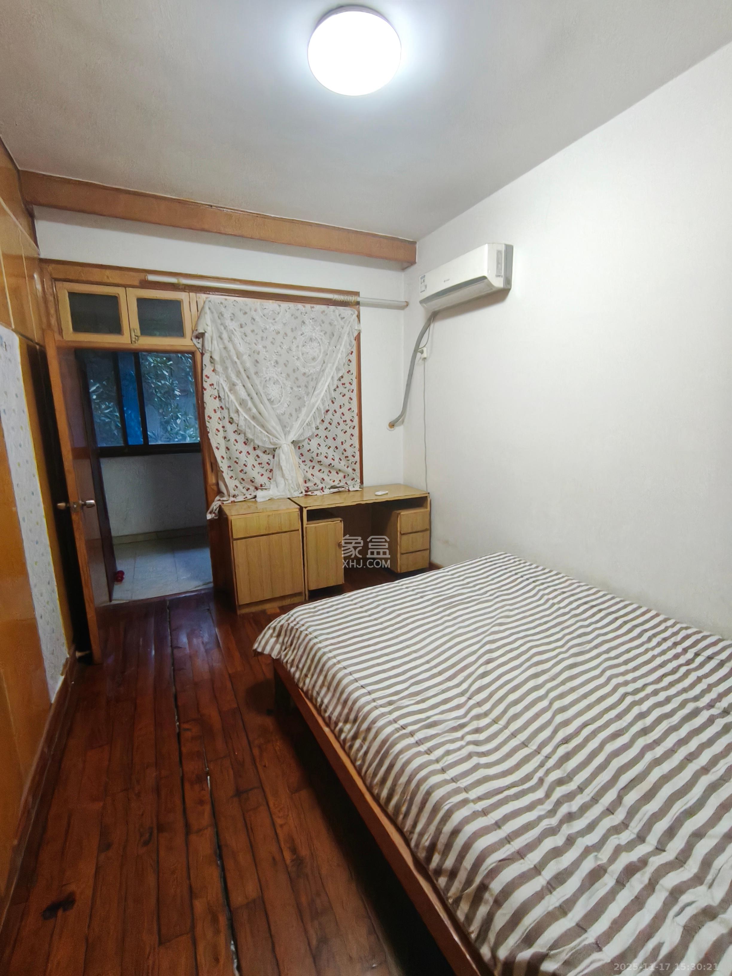 金叶公寓（原省烟草公司宿舍）  3室1厅1卫    2100.0元/月室内图