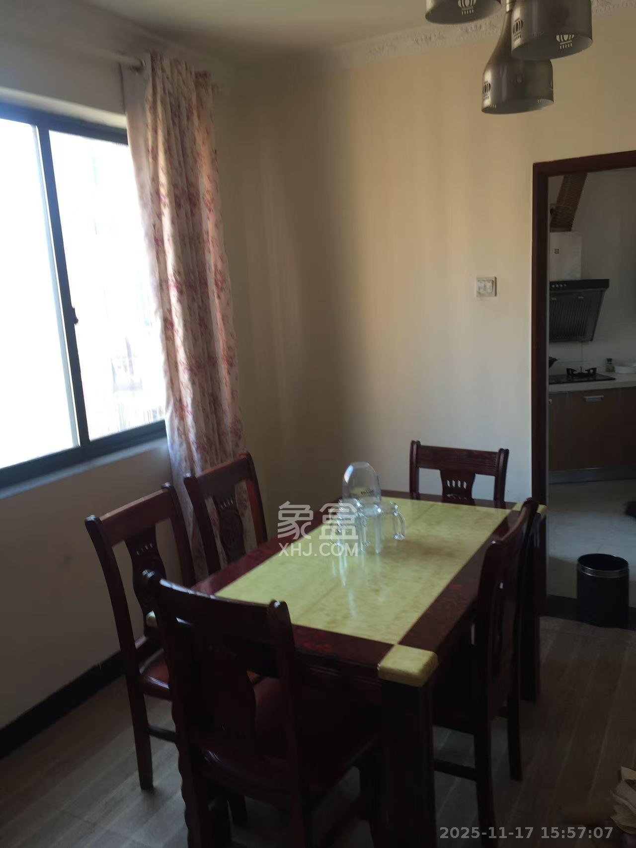 诚兴园  2室1厅1卫    1800.0元/月室内图