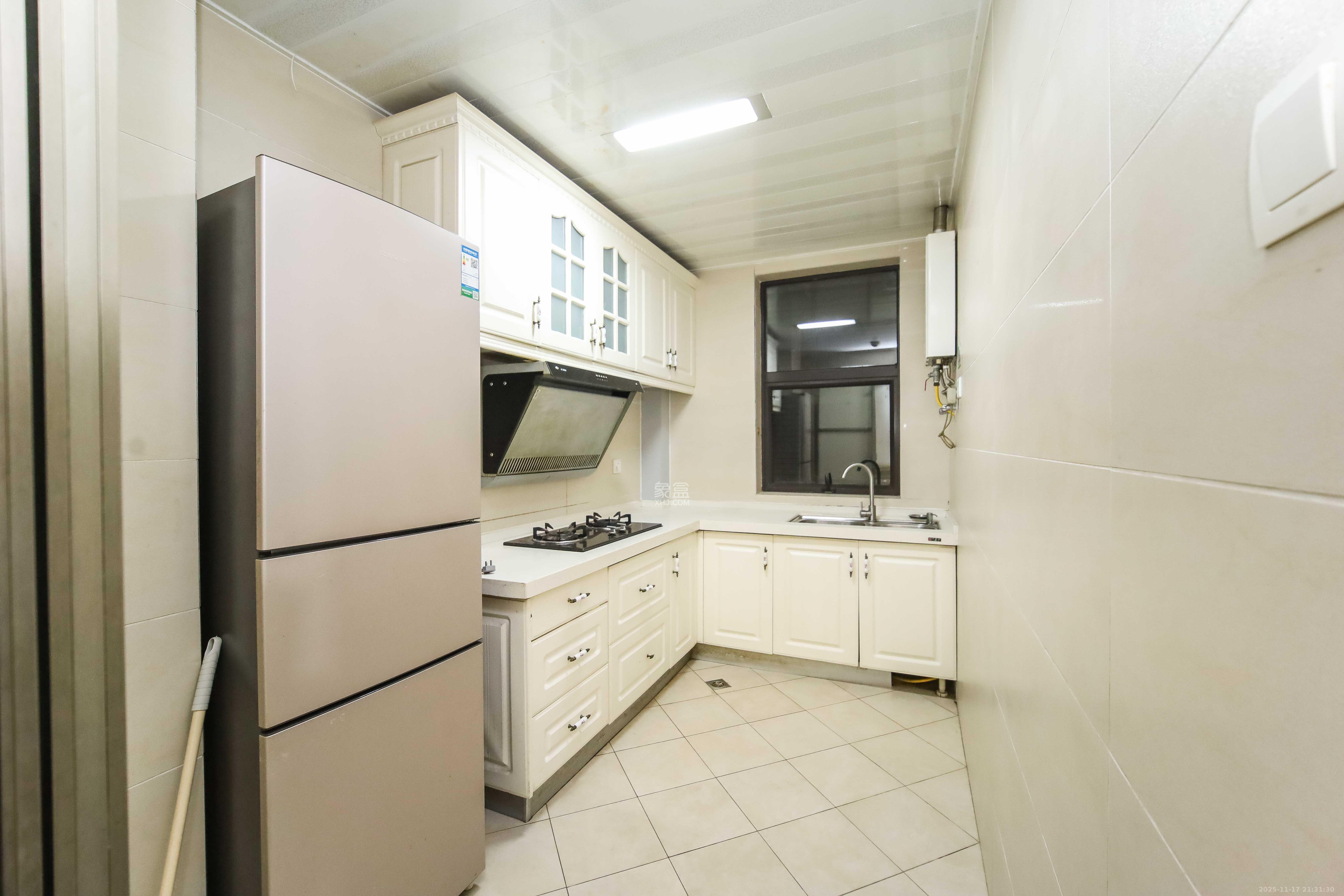 上东辛顿公寓 3室2厅2卫 85.0万 上东辛顿公寓 3室2厅2卫 85.0万厨房