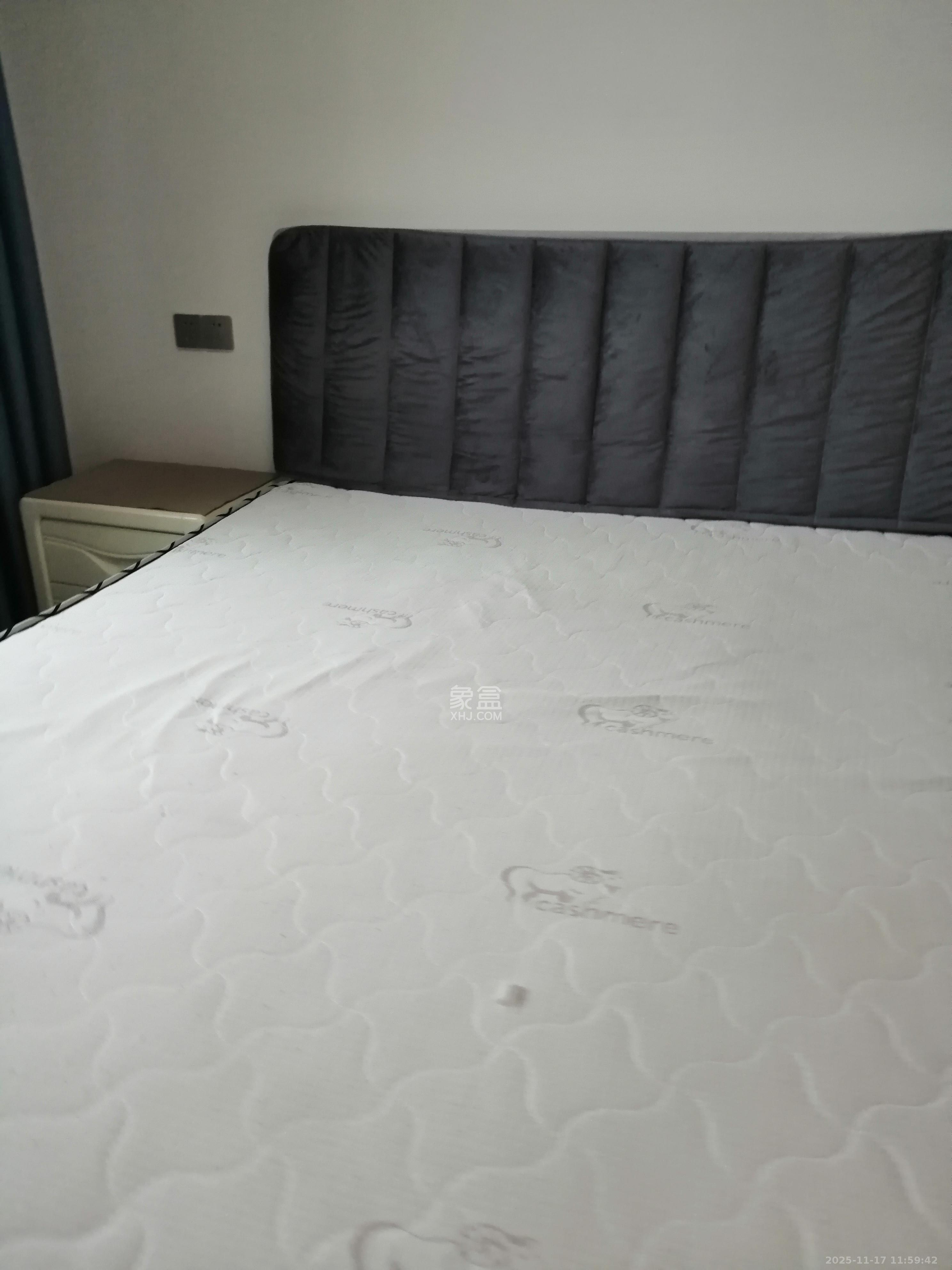 鄱阳佳郡 3室2厅2卫 2400.0元/月 鄱阳佳郡 3室2厅2卫 2400.0元/月室内图