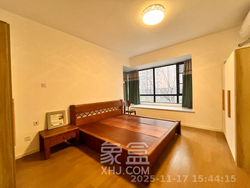 荣悦台 4室2厅2卫 4500.0元/月 荣悦台 4室2厅2卫 4500.0元/月室内图