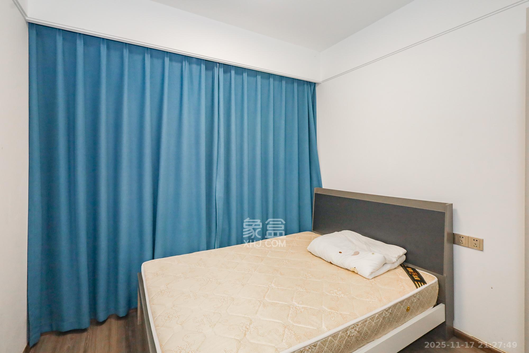 金茂建发泊悦  3室2厅2卫    160.0万卧室