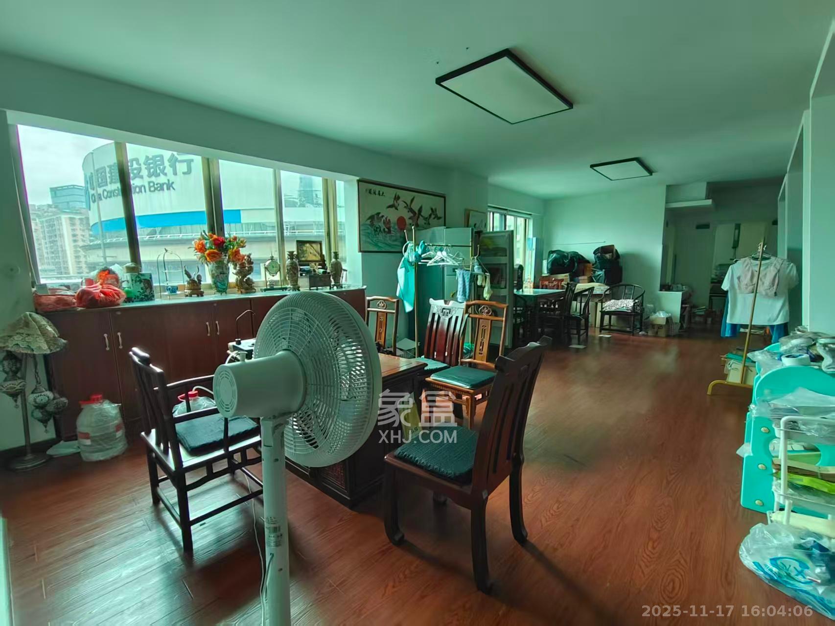 华天新城 5室1厅2卫 5000.0元/月 华天新城 5室1厅2卫 5000.0元/月室内图