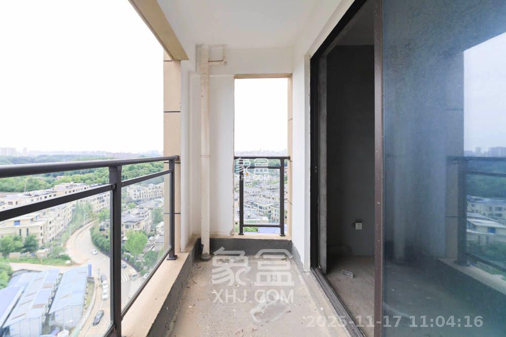 长房半岛蓝湾（观山月）  5室2厅2卫    2200.0元/月室内图