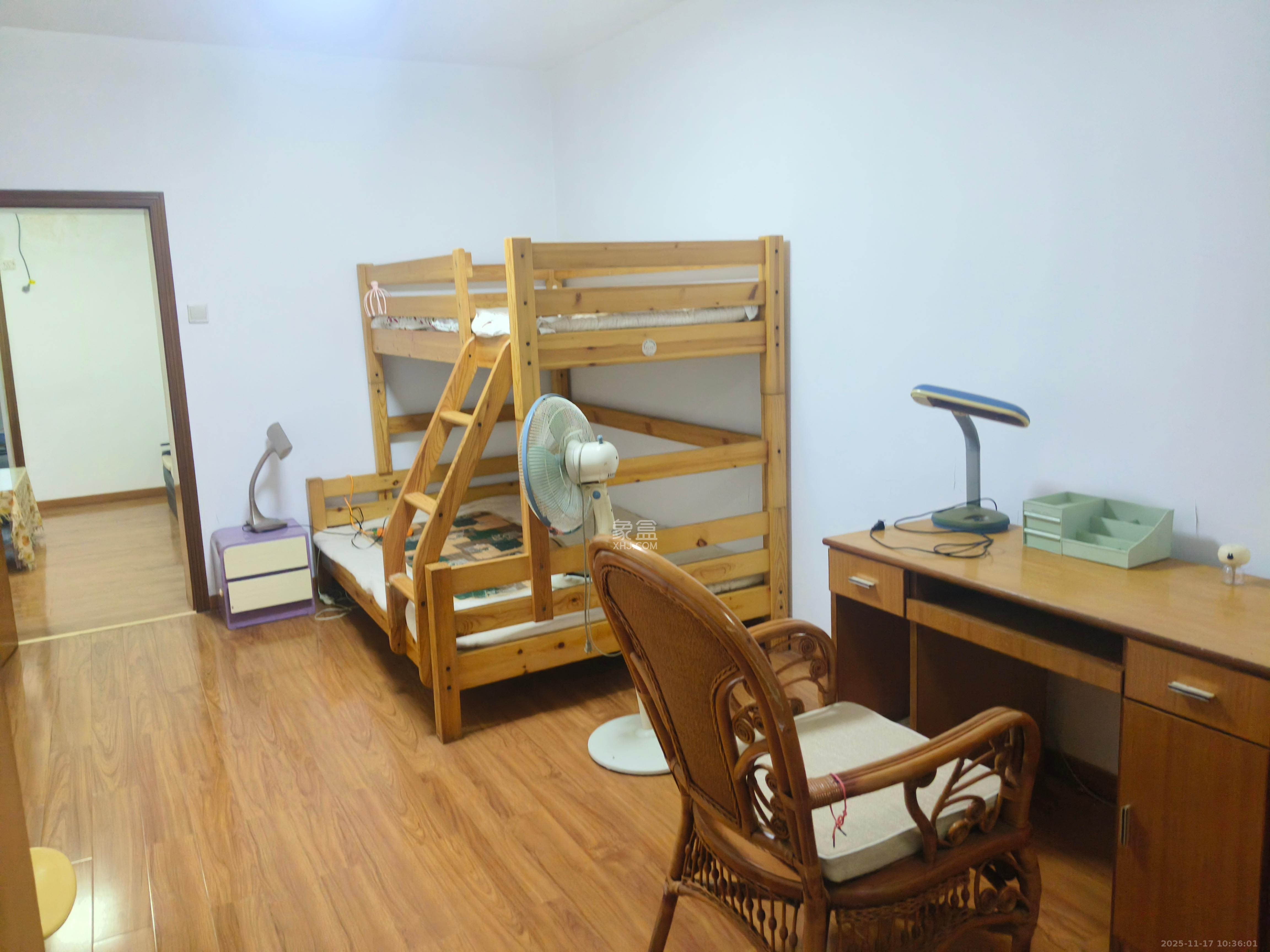 开发公司宿舍  2室1厅1卫    1800.0元/月室内图